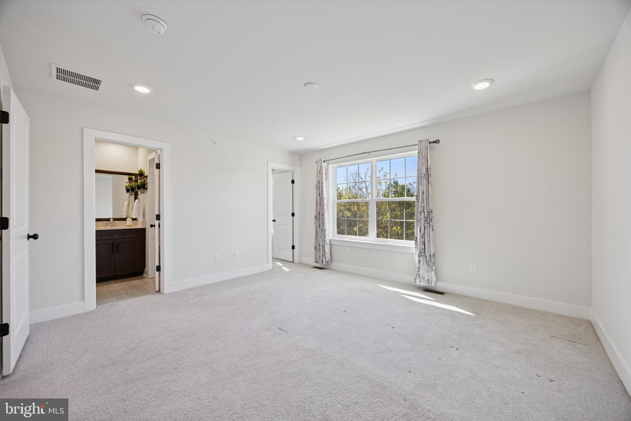 LOCHIEL FARM - Residential Lease