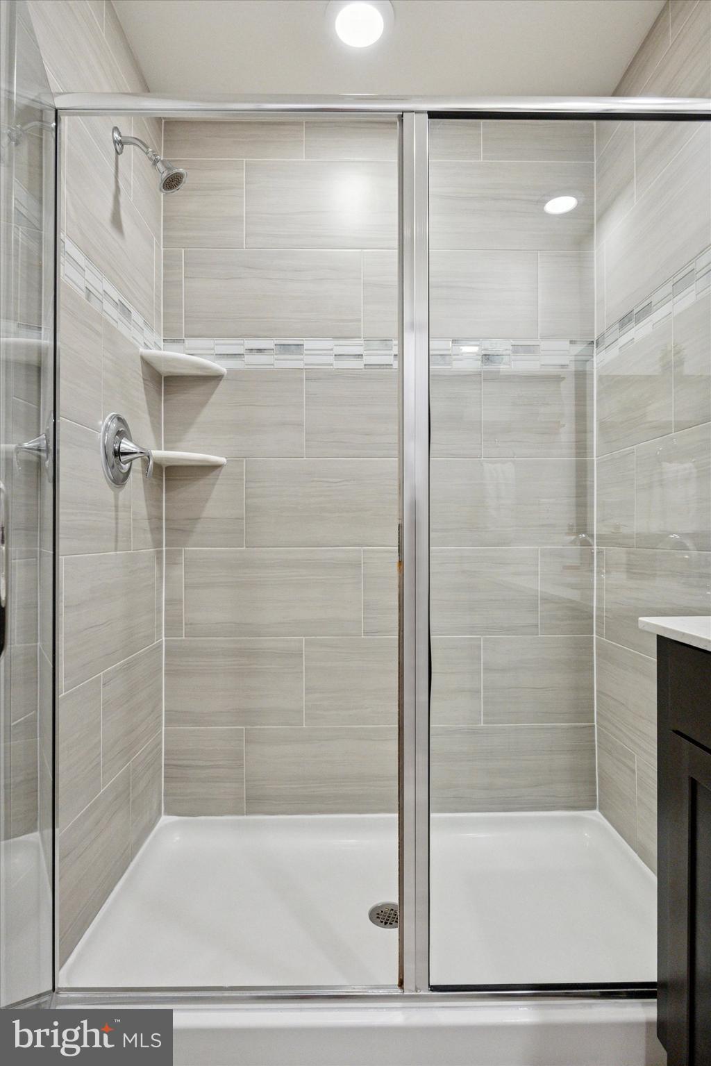 LOCHIEL FARM - Residential Lease