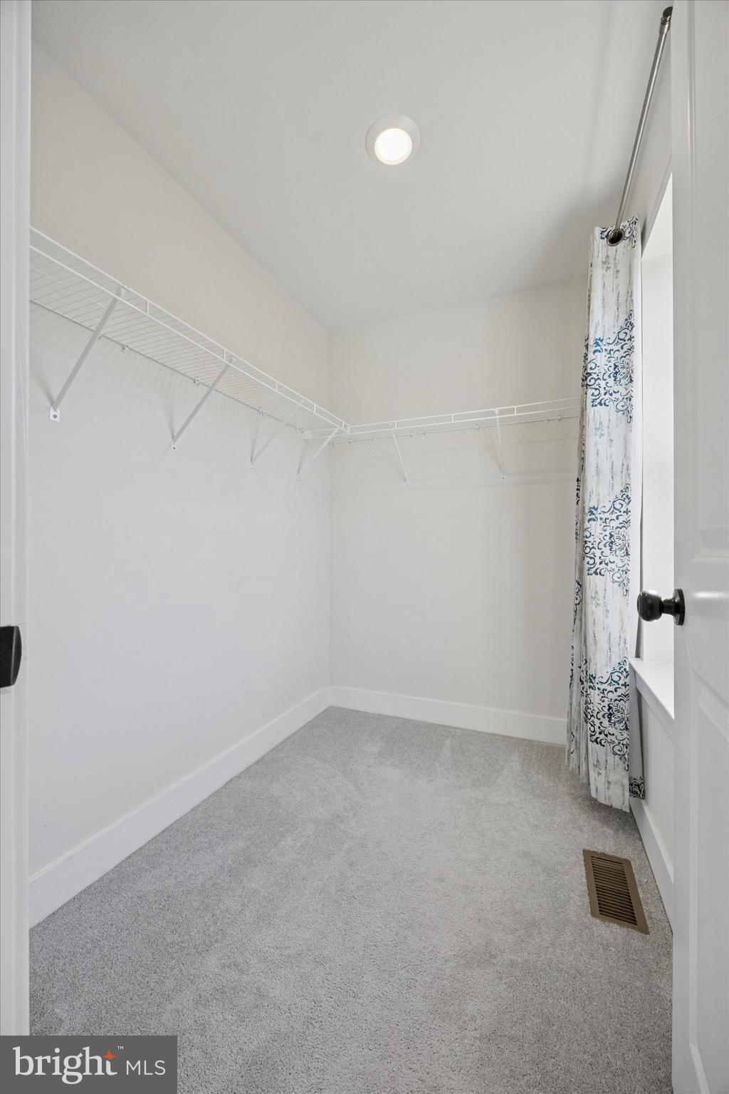 LOCHIEL FARM - Residential Lease