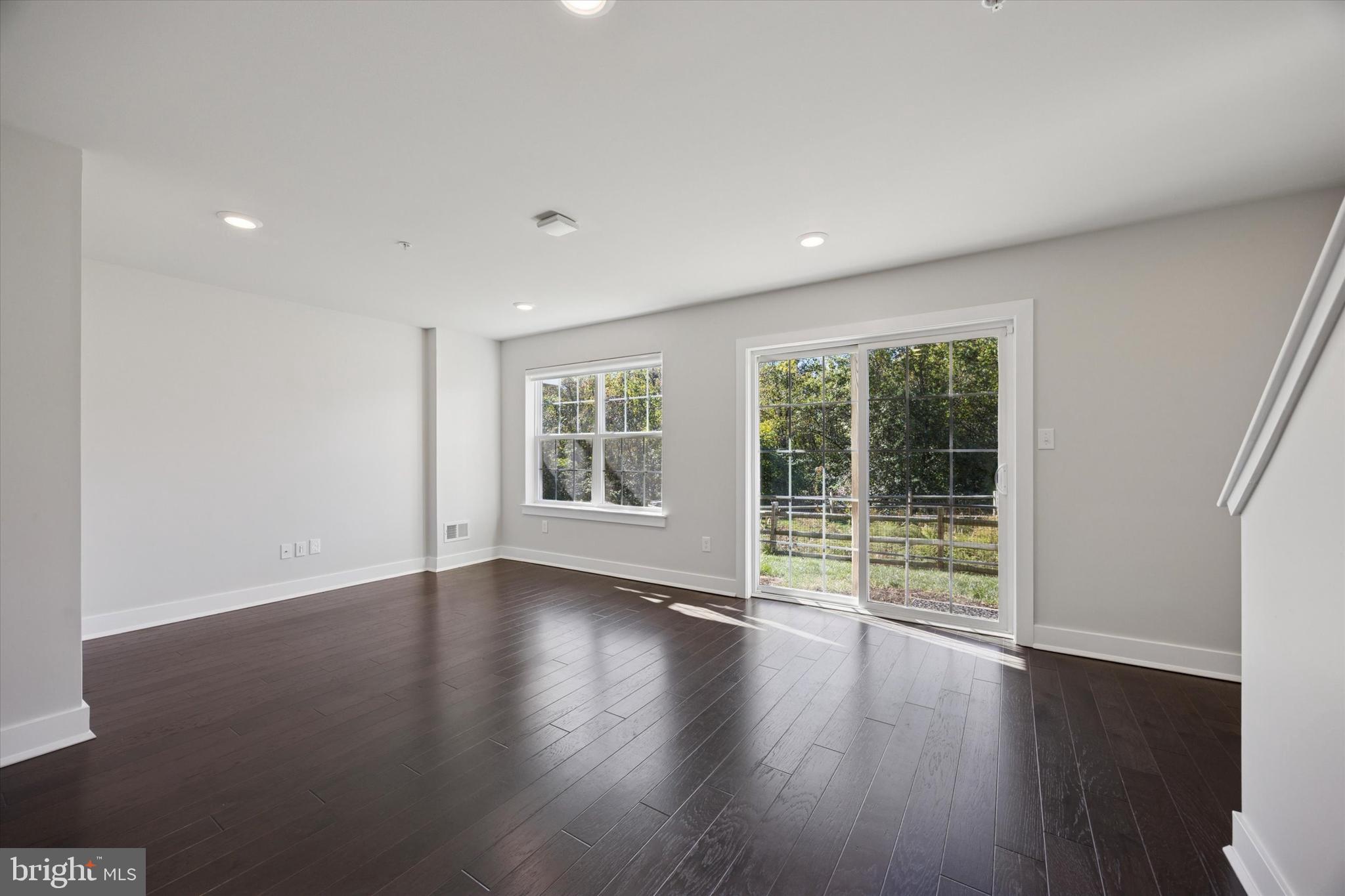 LOCHIEL FARM - Residential Lease