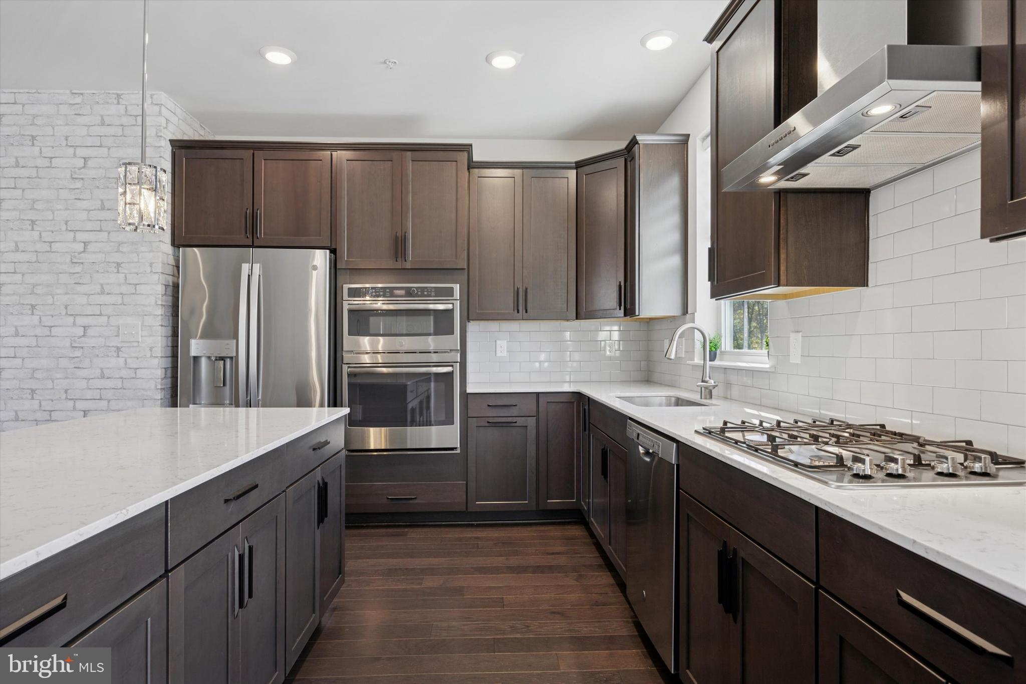 LOCHIEL FARM - Residential Lease