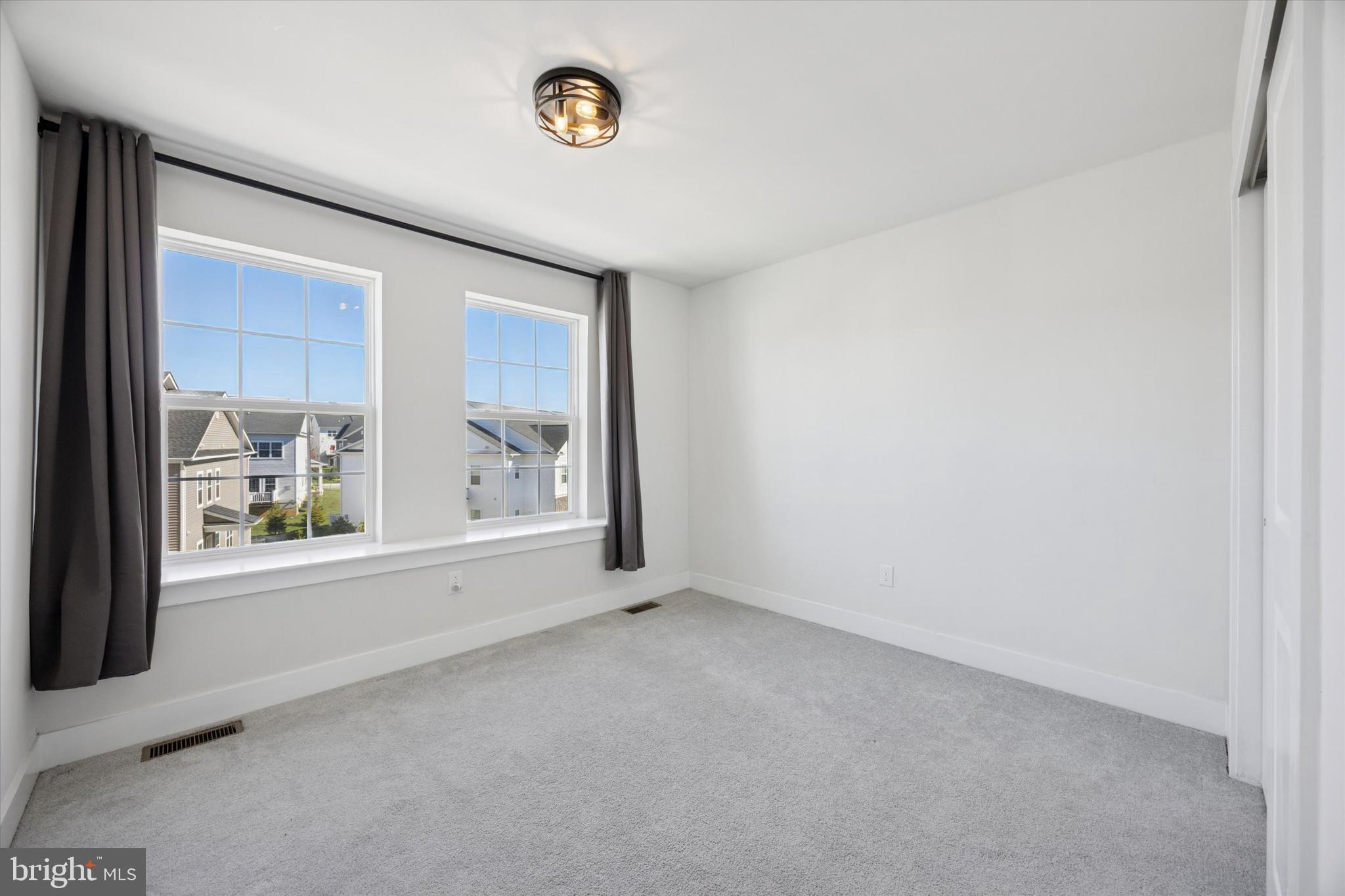 LOCHIEL FARM - Residential Lease