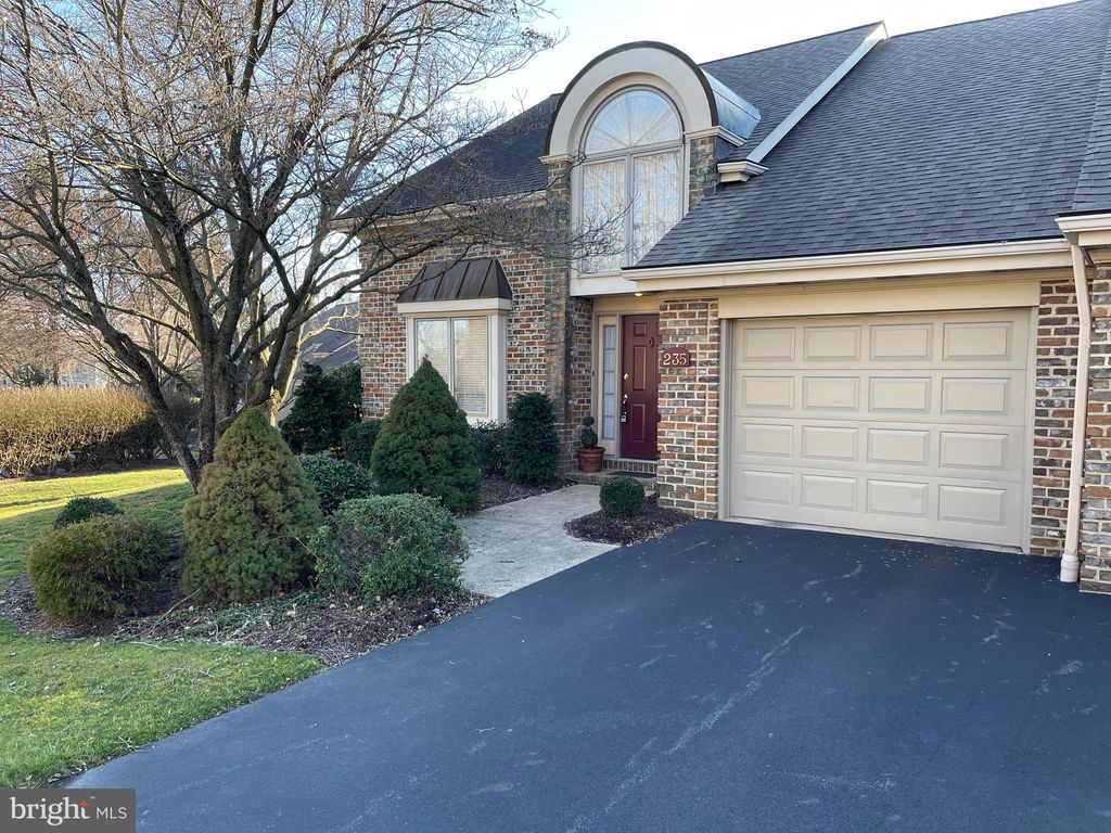 Photo of 235 Willow Valley Drive, Lancaster, PA 17602 (MLS # PALA2047086)
