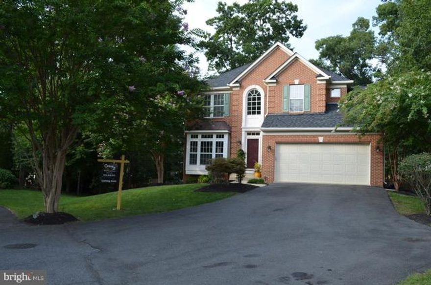 MUST SELL, WILL SELL, Not a distressed property! Ryan built colonial with numerous extensions. Fully featured with GREAT kitchen, granite counter-tops, stainless steel appliances. Newly remodeled baths, new roof and freshly painted. Hardwood floors throughout both main and upper levels. Fully fenced back yard. Motivated seller has found HOC! $10,000 price reduction!!! This home WILL SELL!