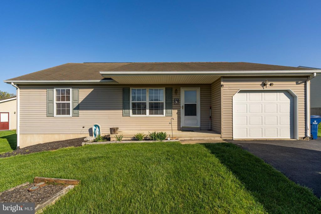 Photo of 37 RAY DR, DENVER, PA 17517 (MLS # PALA2032682)