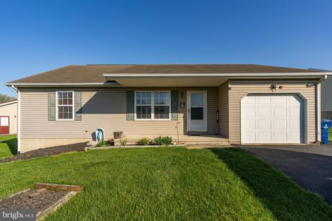 Photo of 37 RAY DR, DENVER, PA 17517 (MLS # PALA2032682)