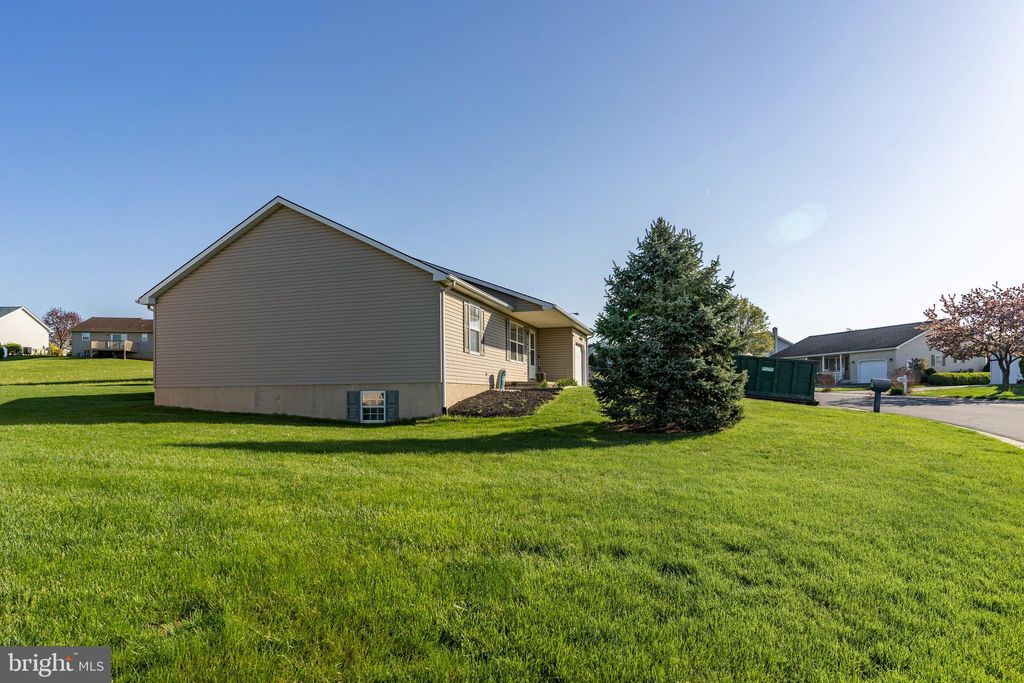 Photo of 37 RAY DR, DENVER, PA 17517 (MLS # PALA2032682)