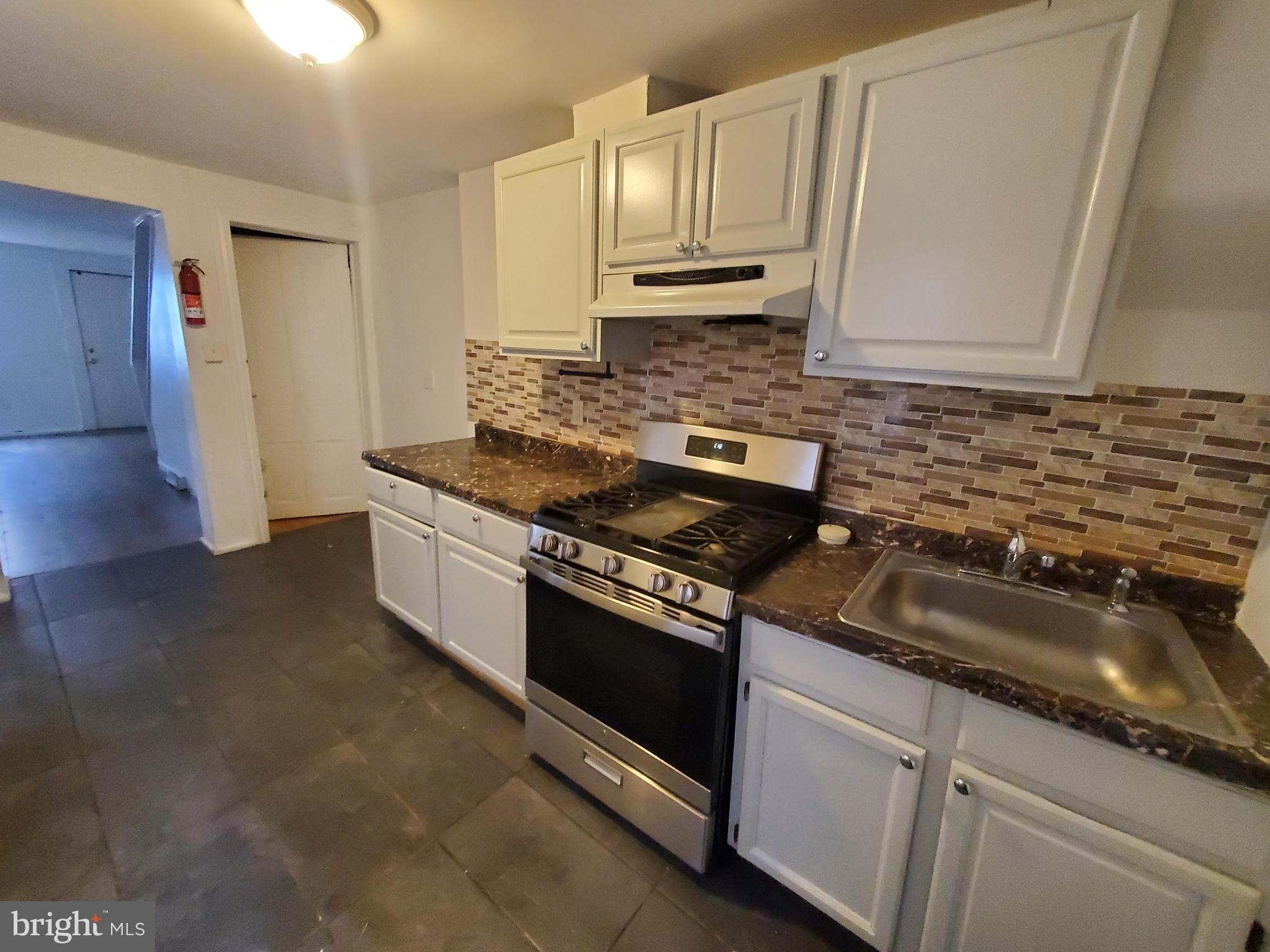 SOUTHERN READING - Residential Lease