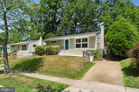 Photo of 3215 Blueford Road, Kensington, MD 20895 (MLS # MDMC2142888) Photo of 3215 Blueford Road, Kensington, MD 20895 (MLS # MDMC2142888)