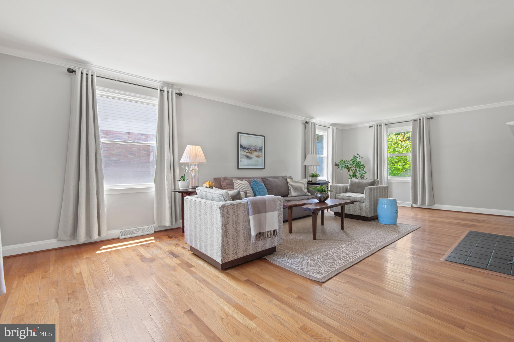 264 E PADONIA ROAD