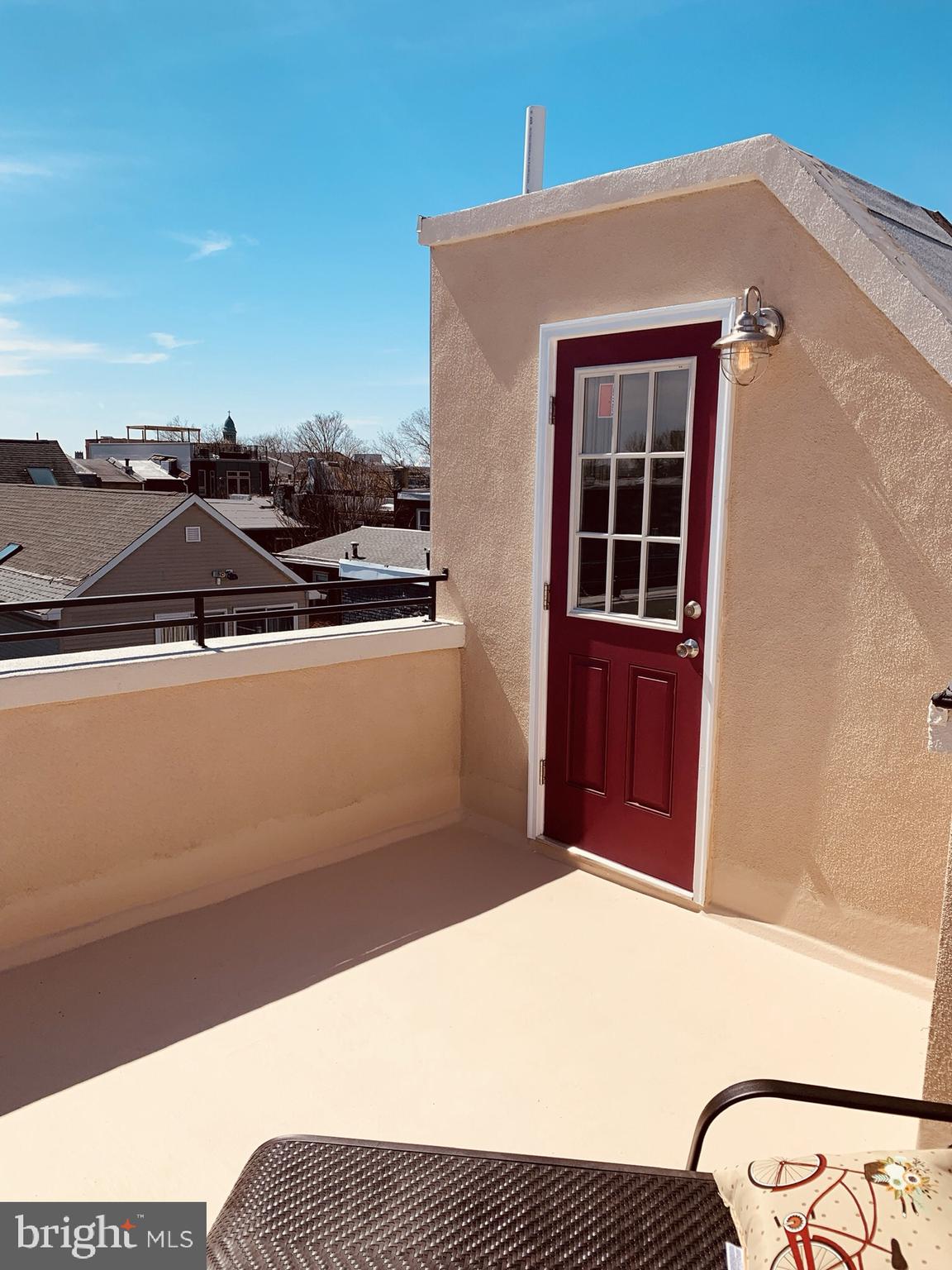 QUEEN VILLAGE - Residential