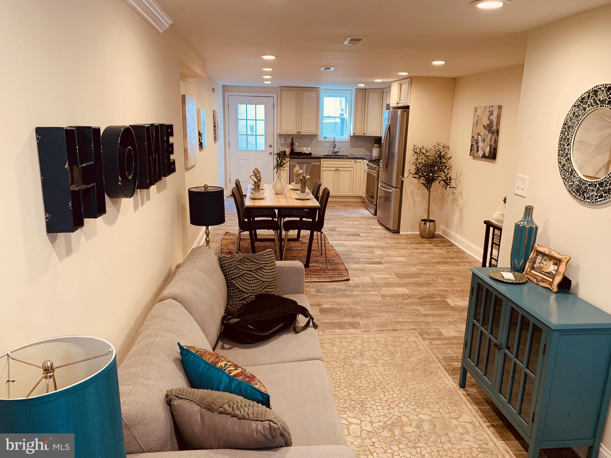 QUEEN VILLAGE - Residential
