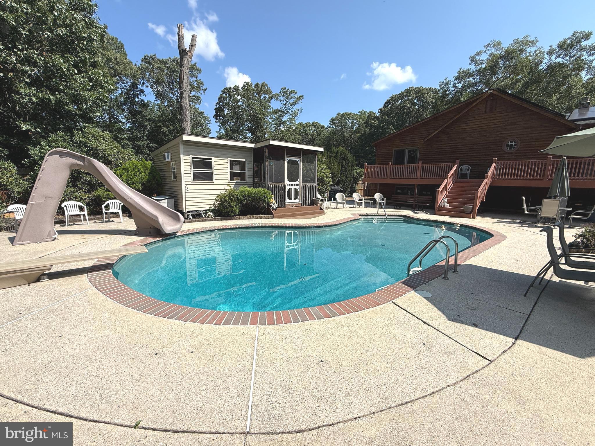 MILLVILLE - Residential