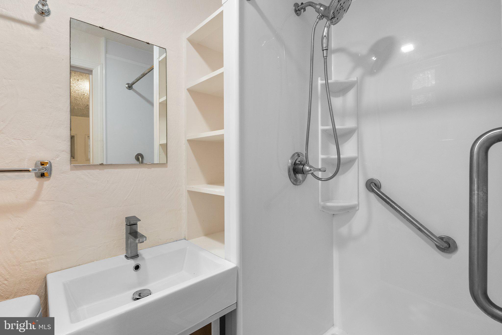 NORTH HILLS - Residential