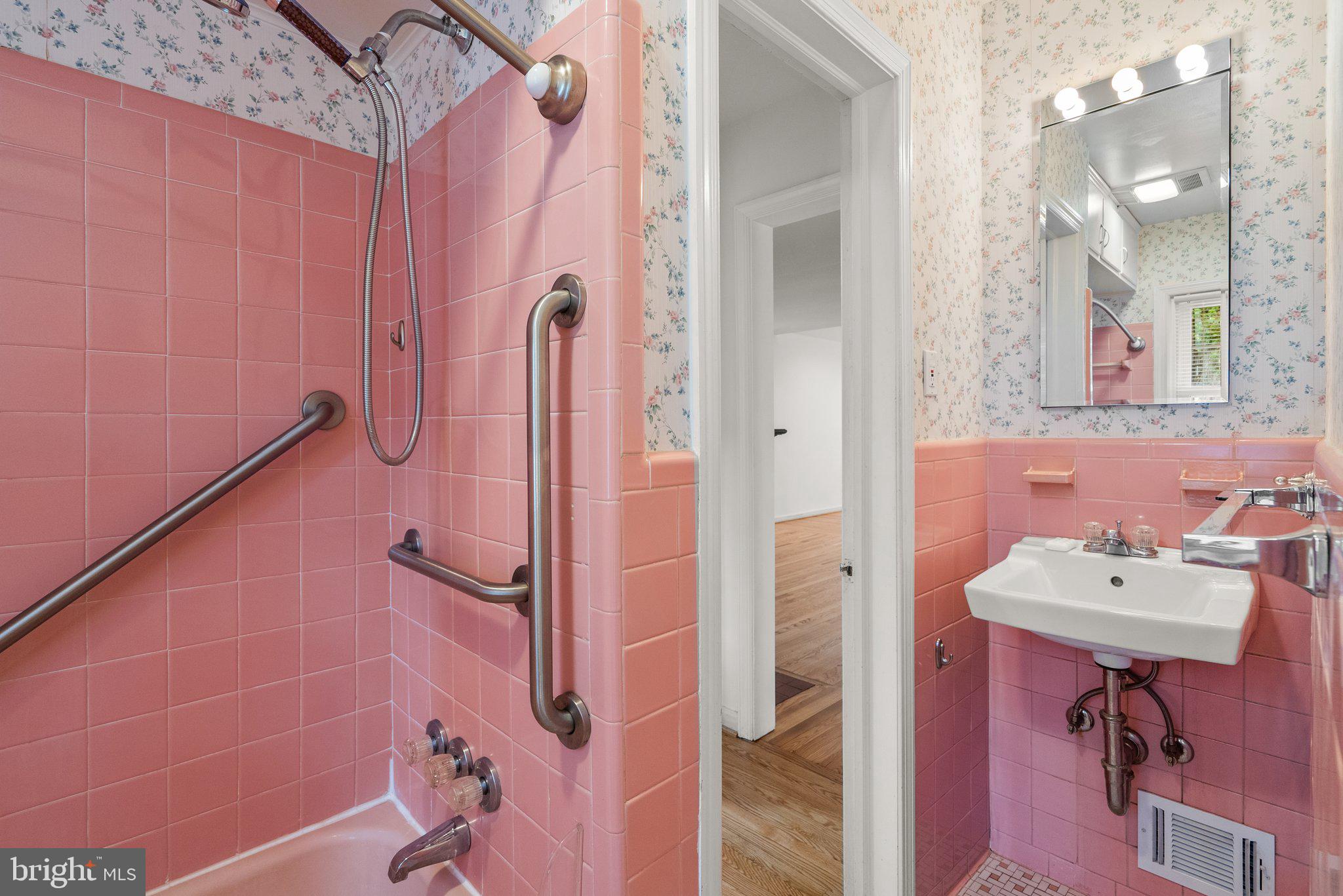 NORTH HILLS - Residential