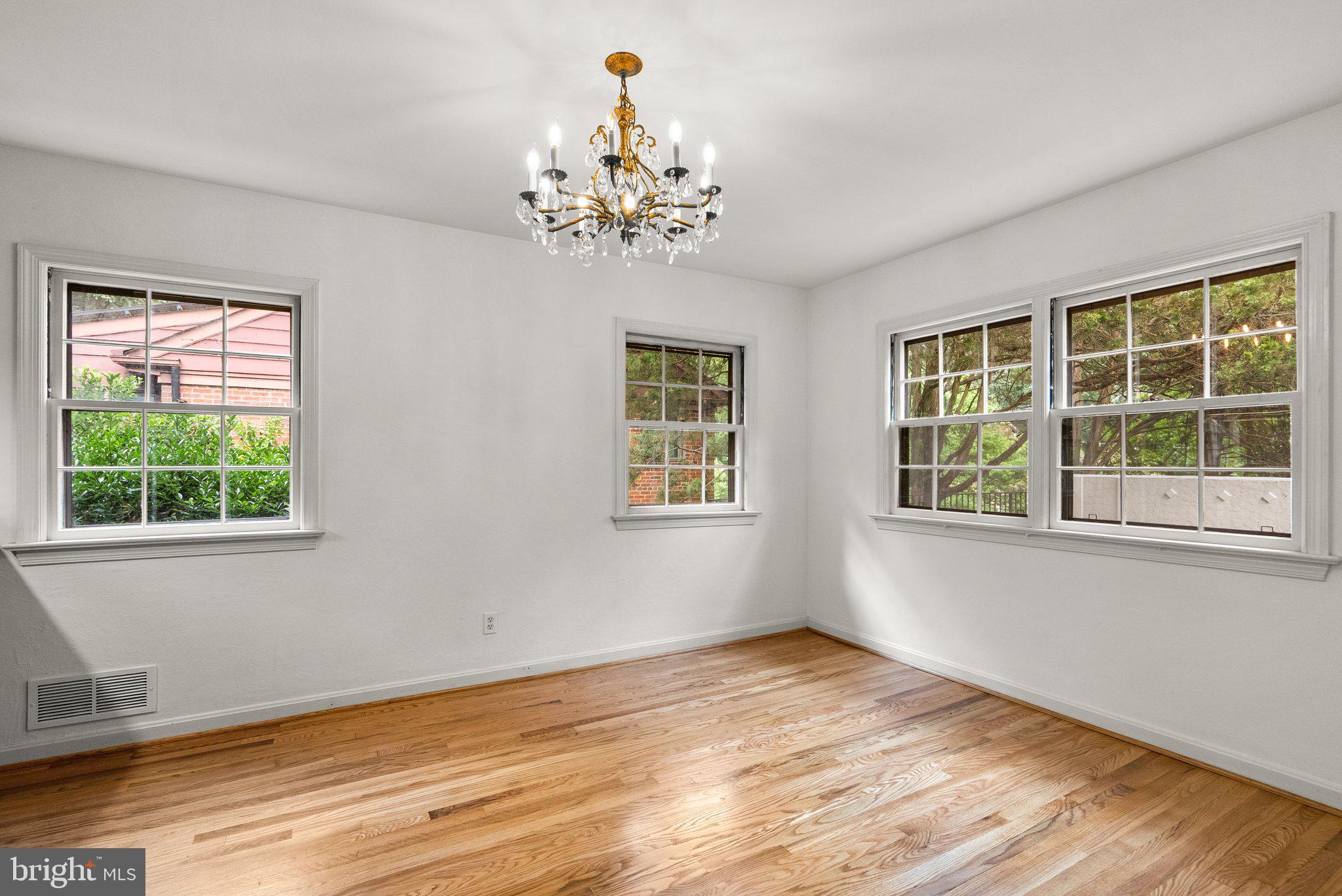 NORTH HILLS - Residential