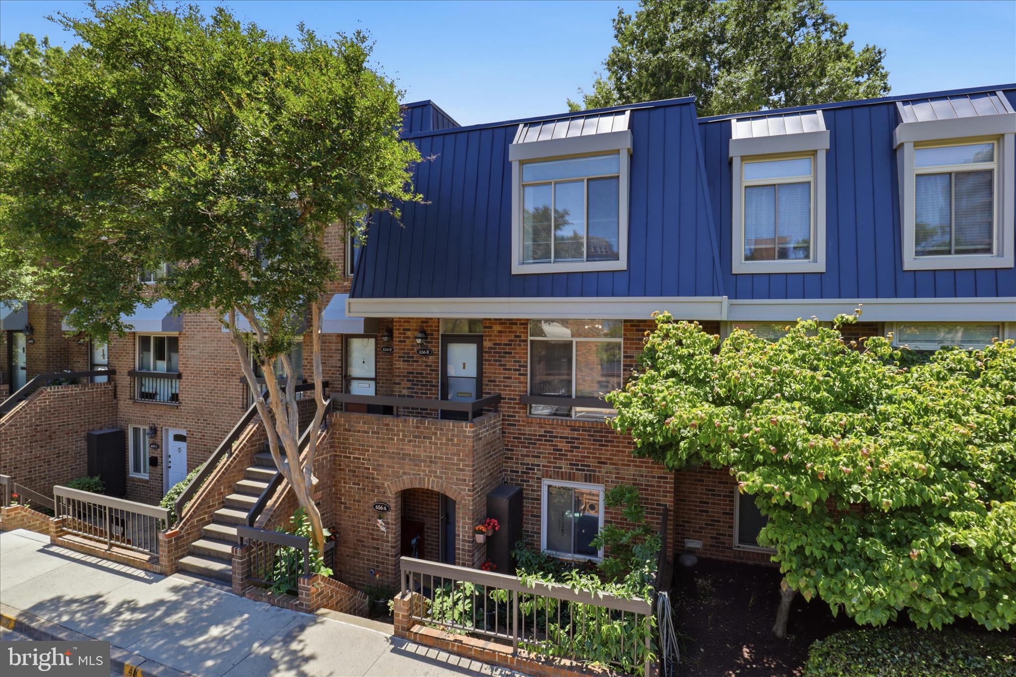 656 15TH STREET S 2