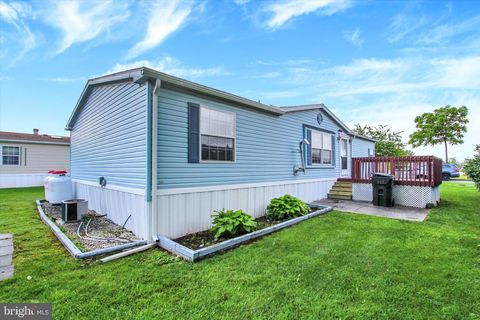 94 SHERRILL DRIVE NEW OXFORD PA 17350