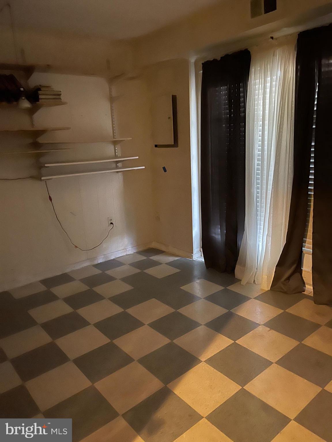 GREENWICH HILL - Residential