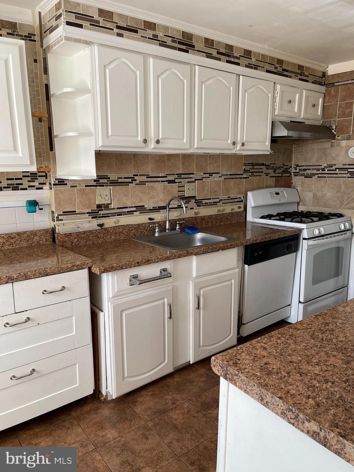 GREENWICH HILL - Residential