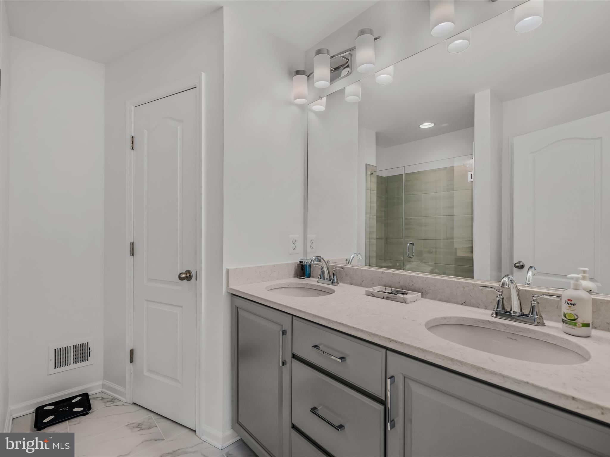 MCCAULEY CROSSING - Residential