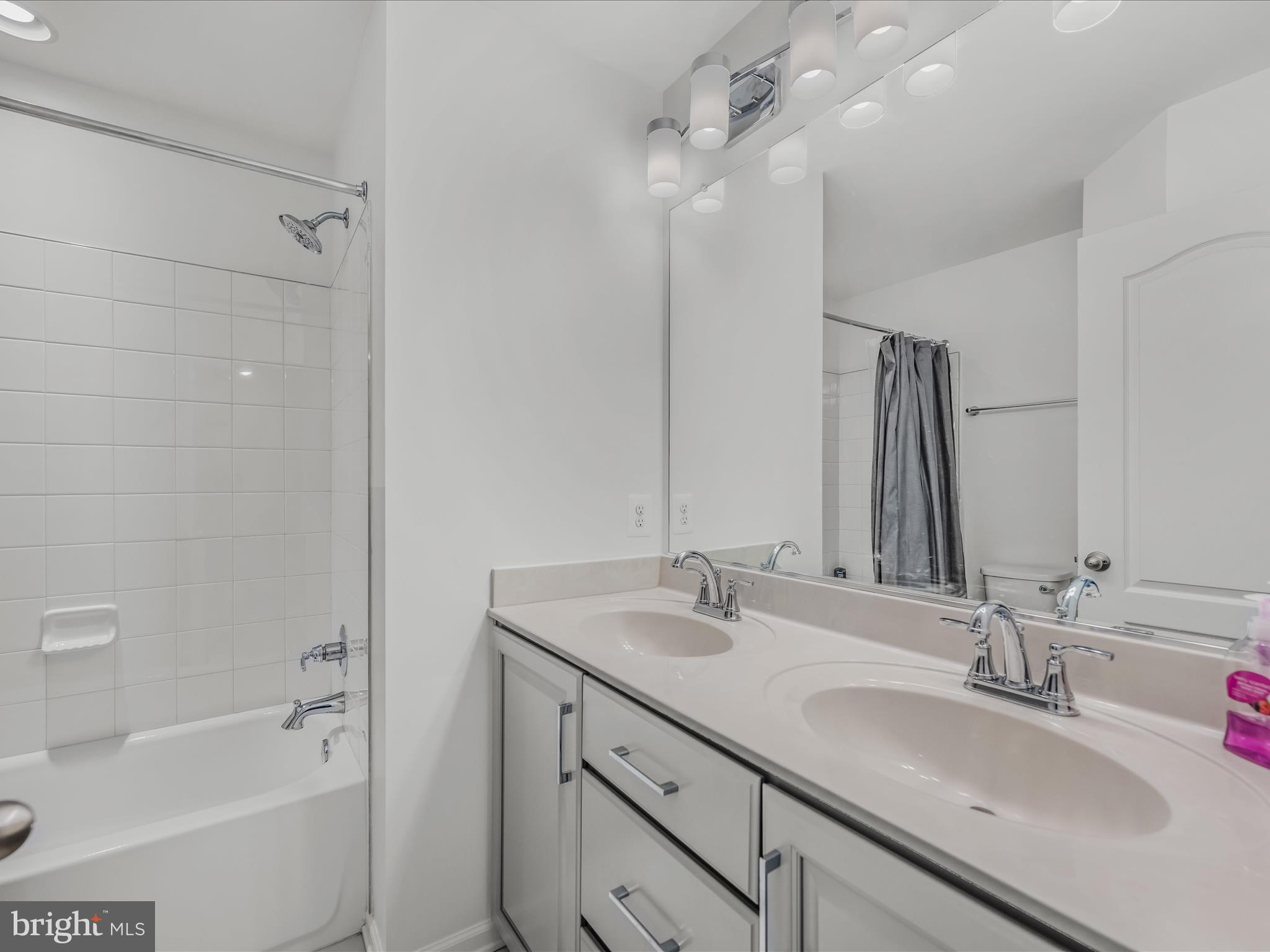 MCCAULEY CROSSING - Residential