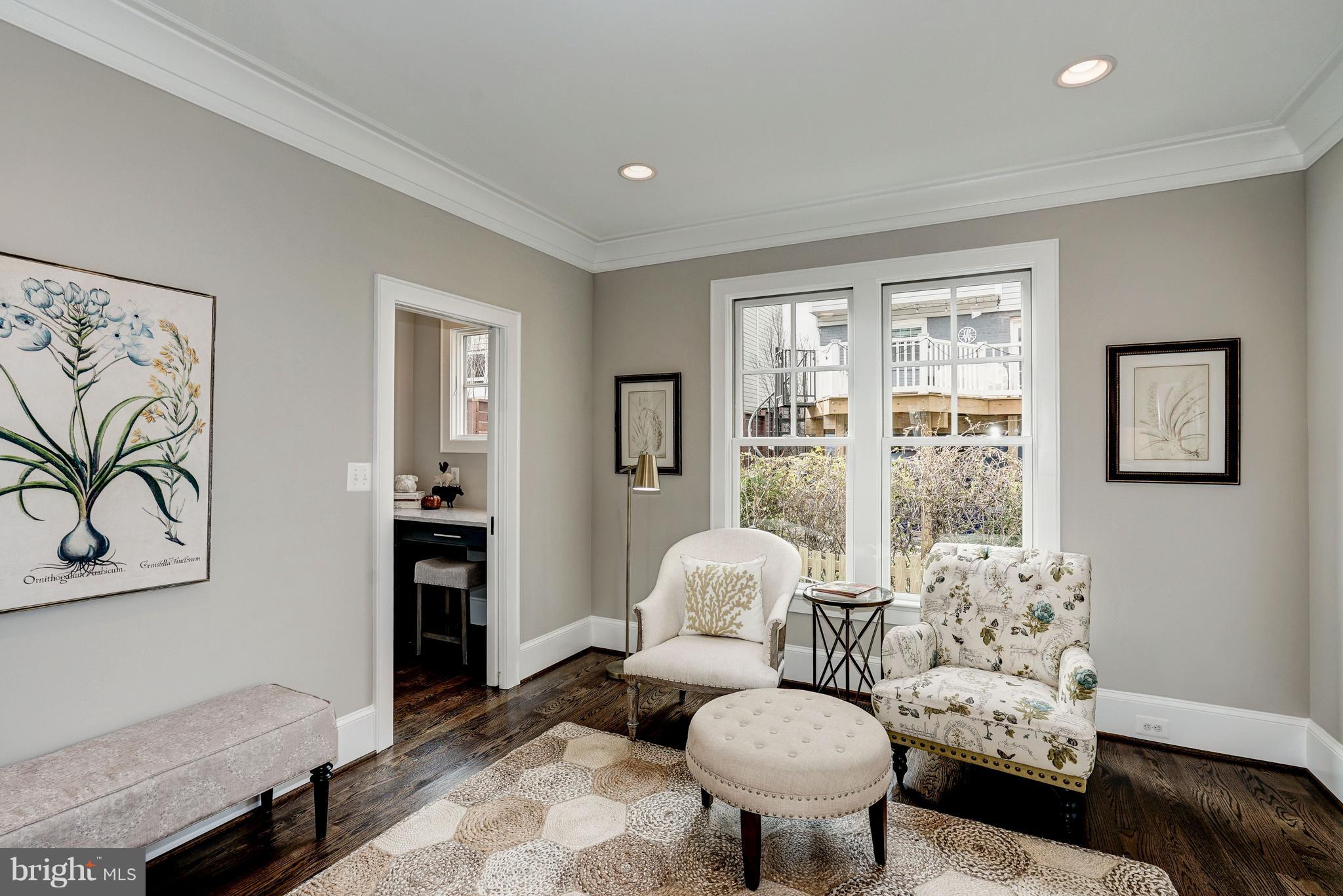 COUNTRY CLUB - Residential