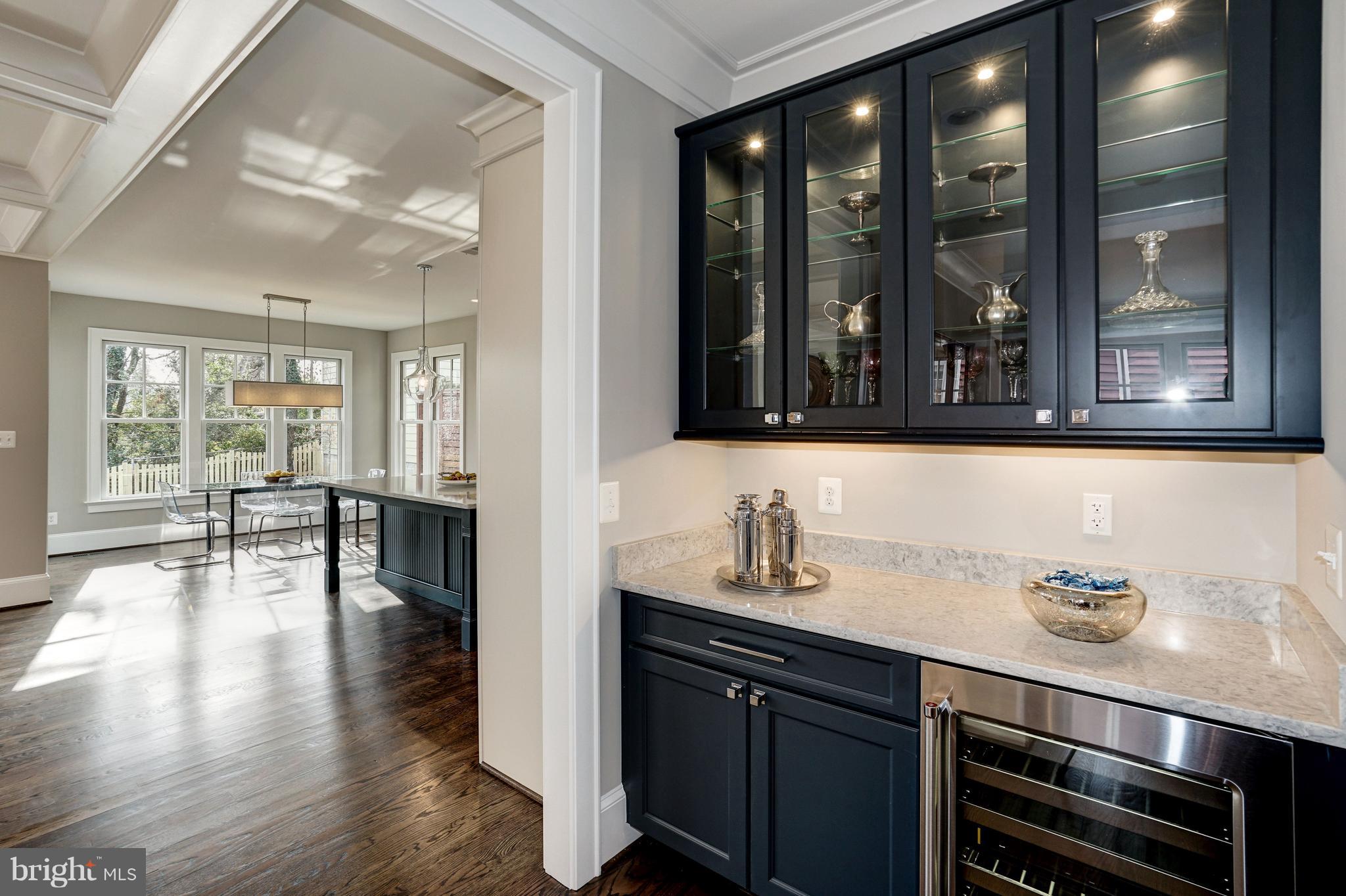 COUNTRY CLUB - Residential