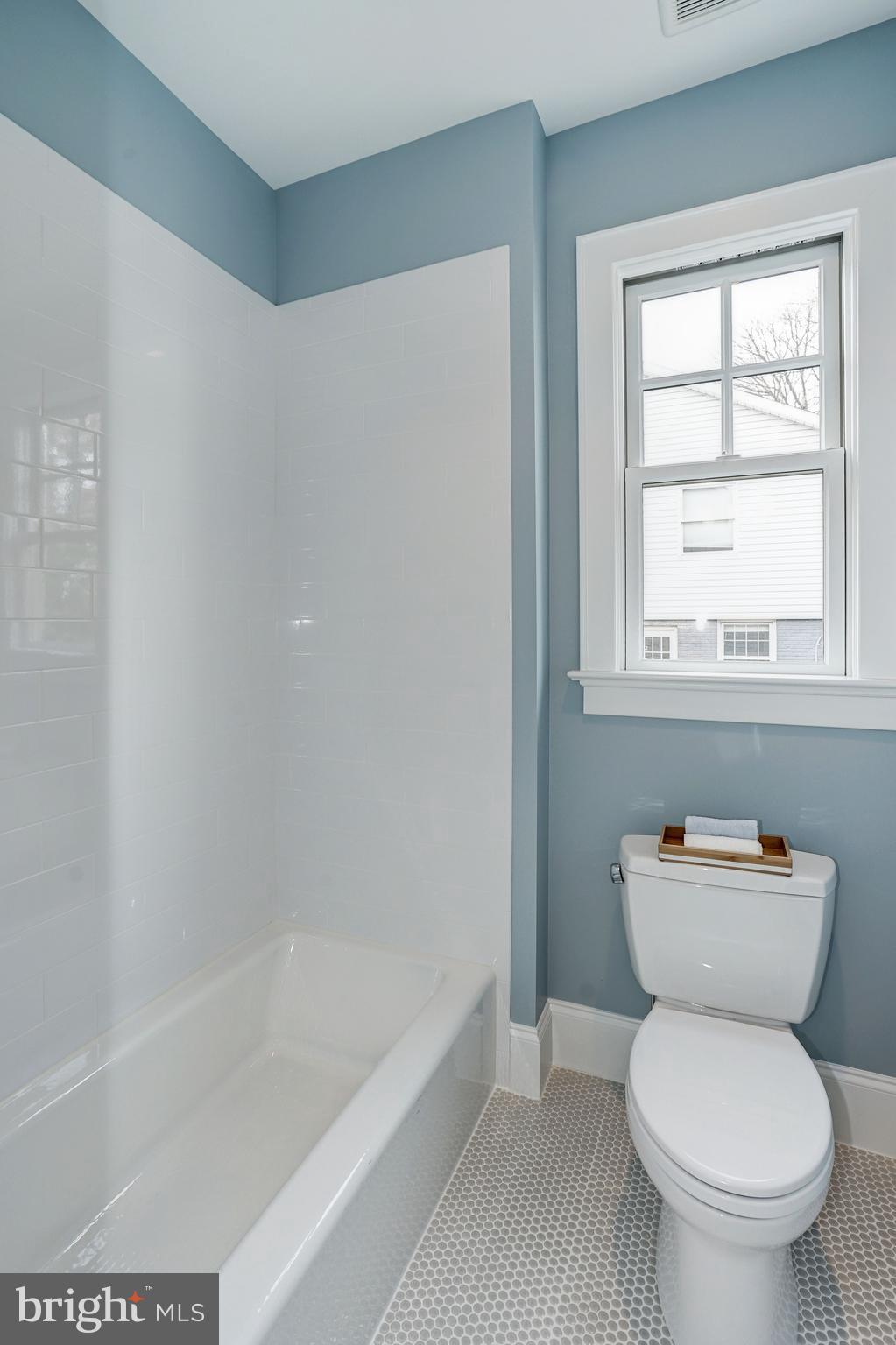 COUNTRY CLUB - Residential