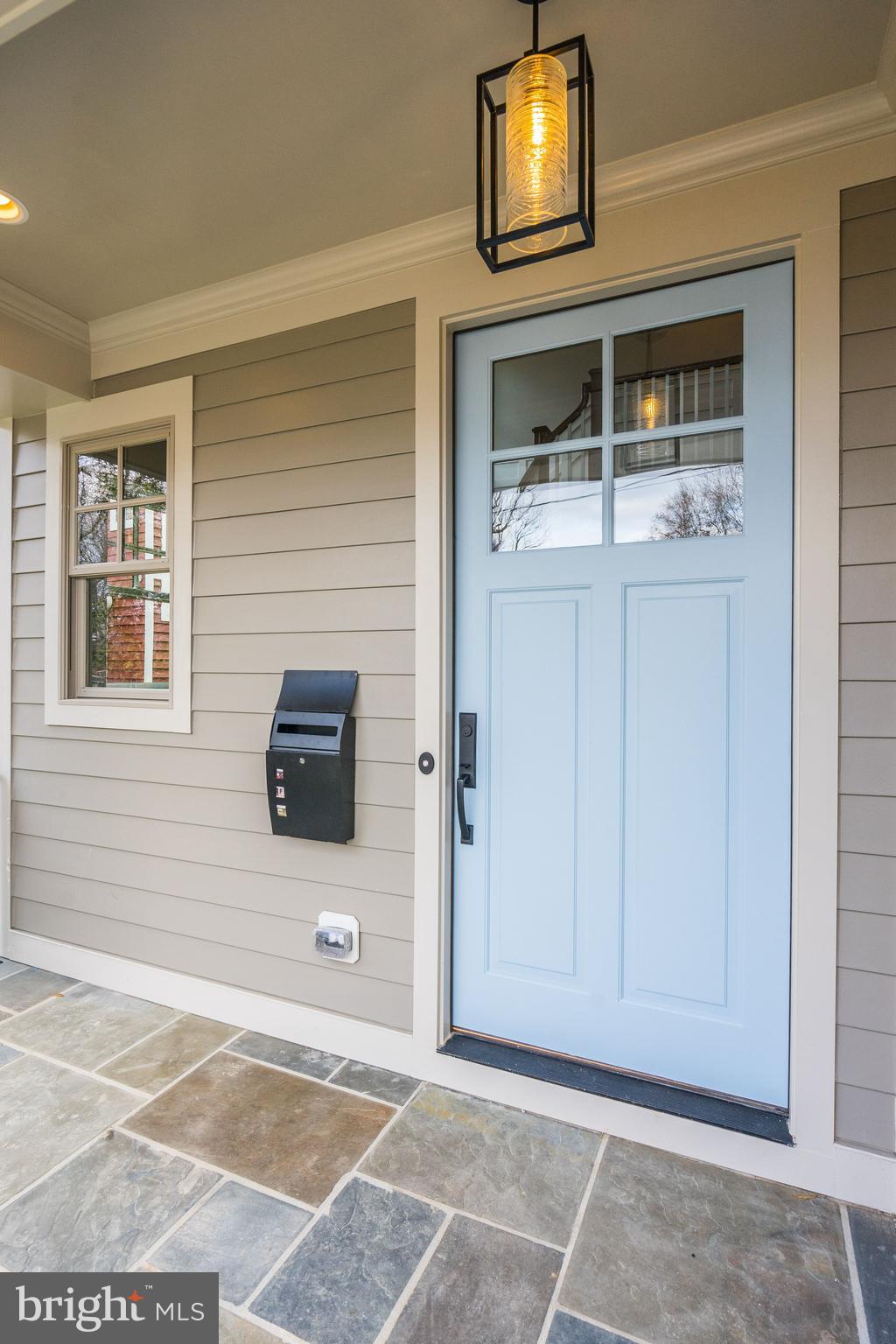 COUNTRY CLUB - Residential