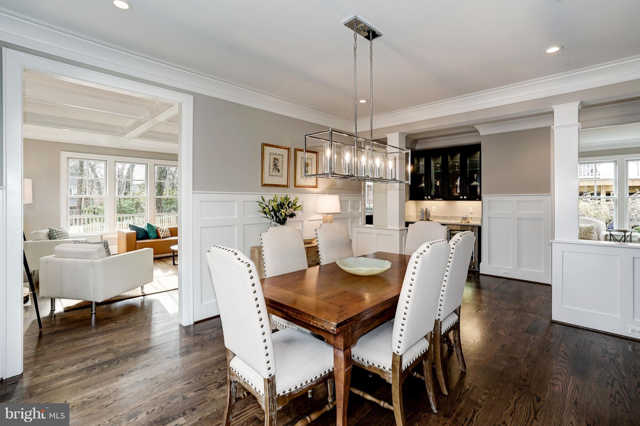 COUNTRY CLUB - Residential