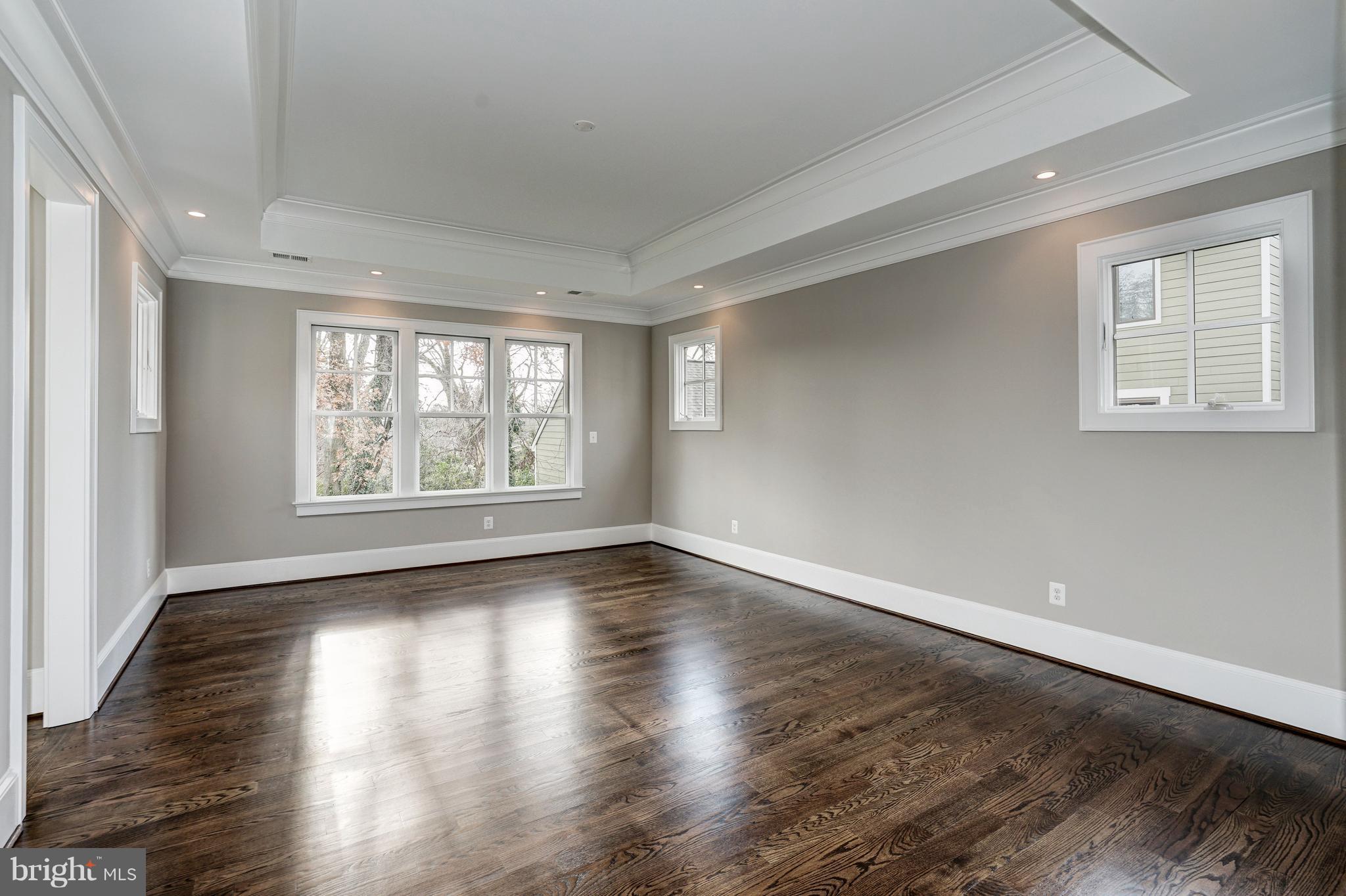 COUNTRY CLUB - Residential