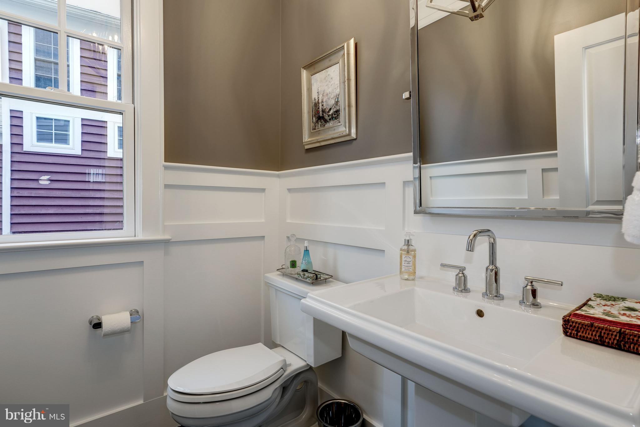 COUNTRY CLUB - Residential