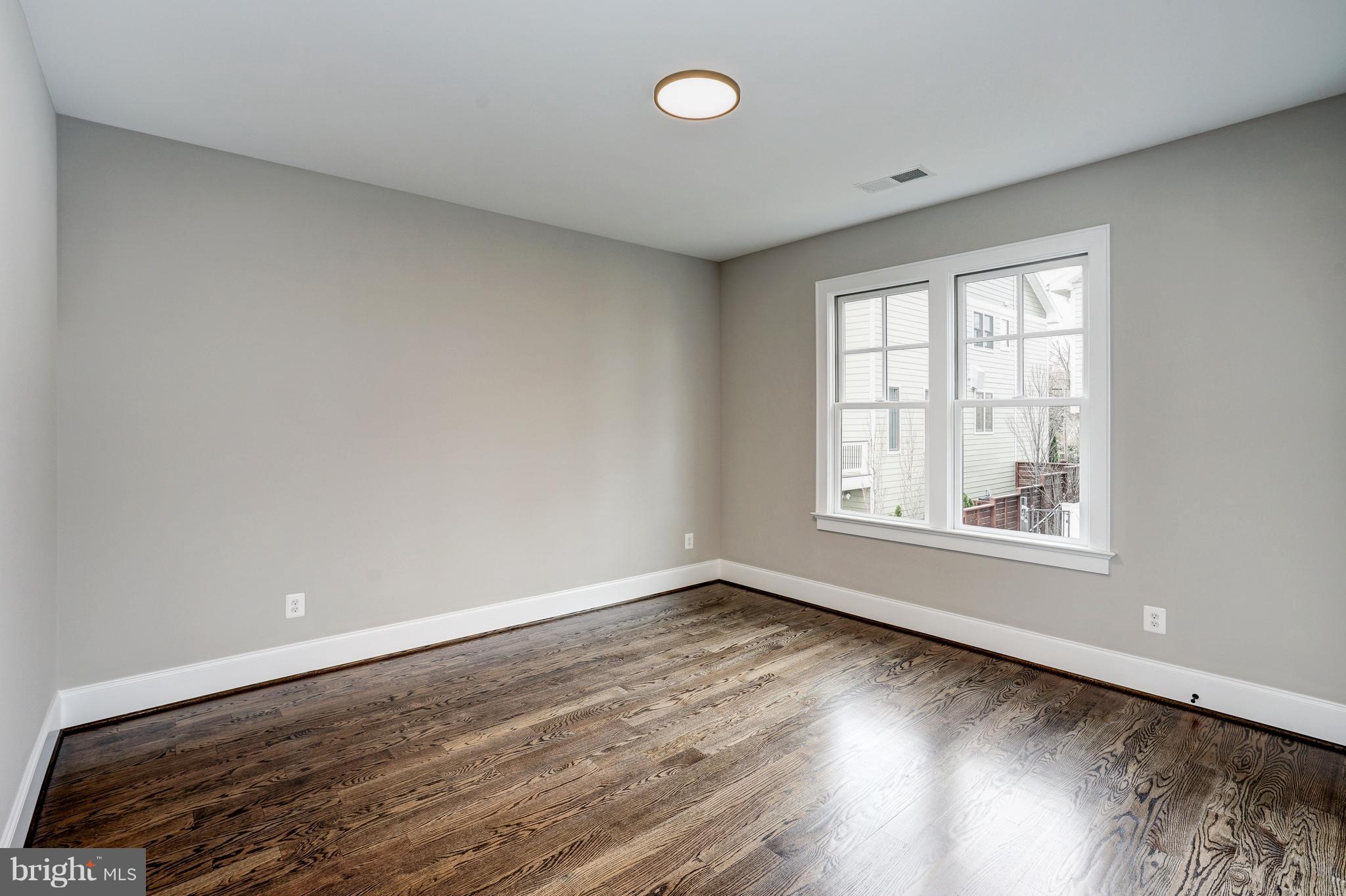 COUNTRY CLUB - Residential