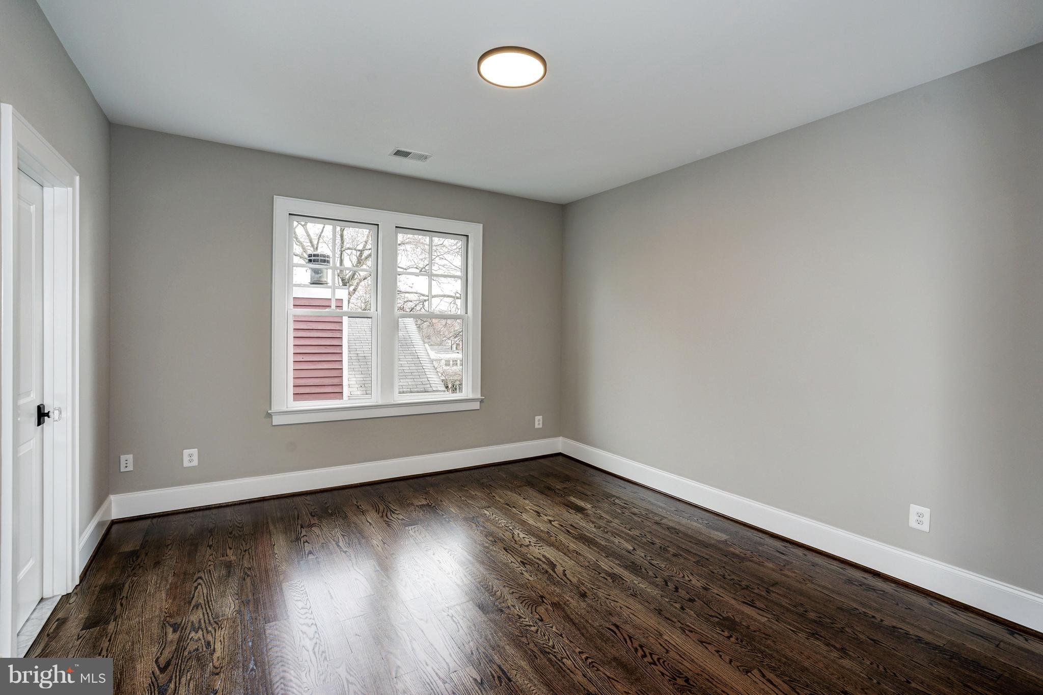 COUNTRY CLUB - Residential