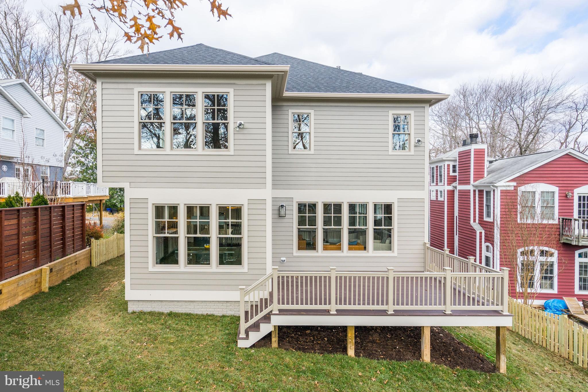 COUNTRY CLUB - Residential