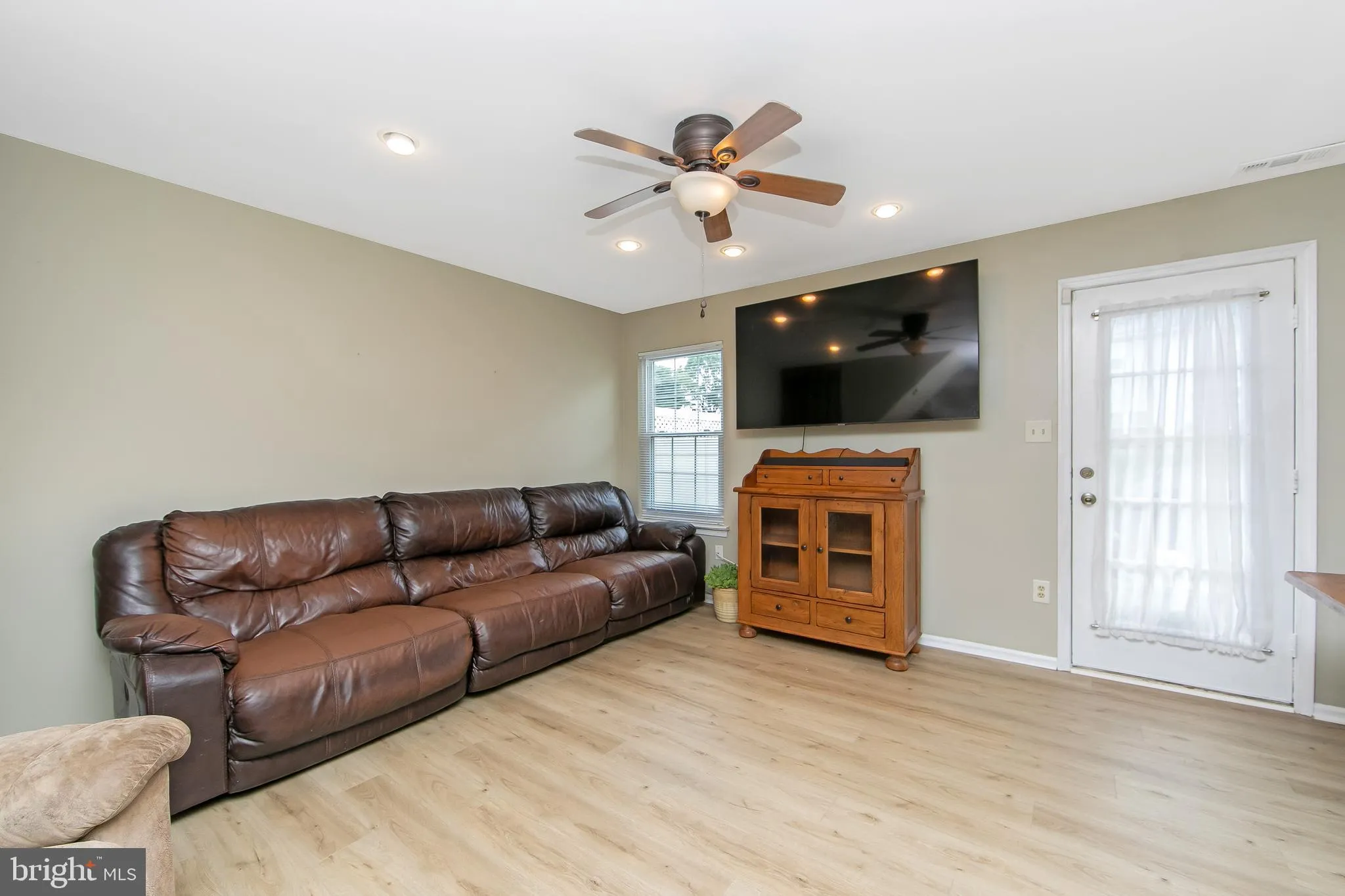 Williamstown, New Jersey 08094, United States, 3 Bedrooms Bedrooms, ,3 BathroomsBathrooms,Residential,Active,161301