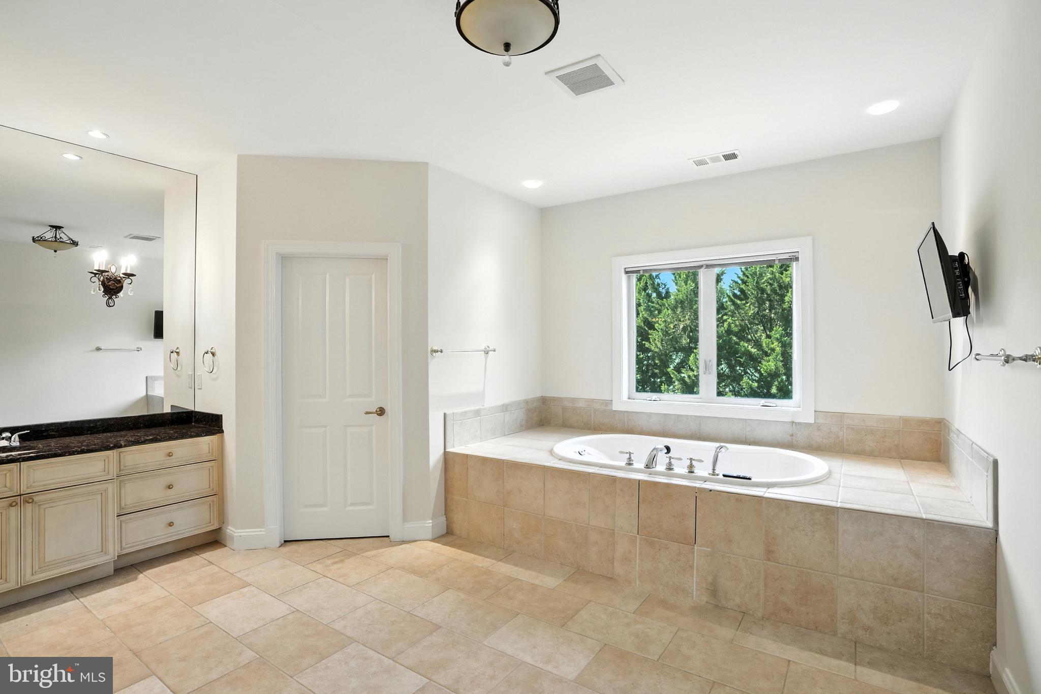 RIVER PLANTATION - Residential Lease