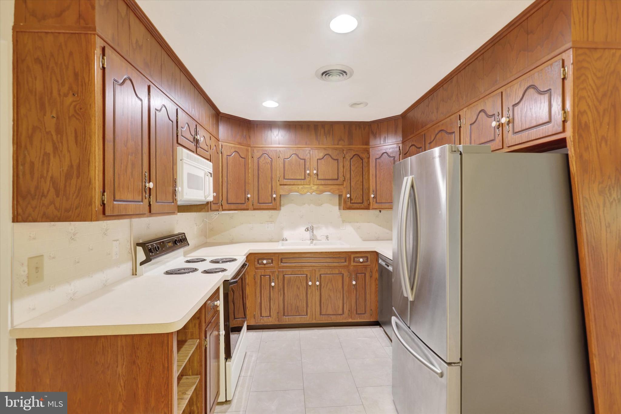 PENN NATIONAL GOLF COURSE COMMUNITY - Residential