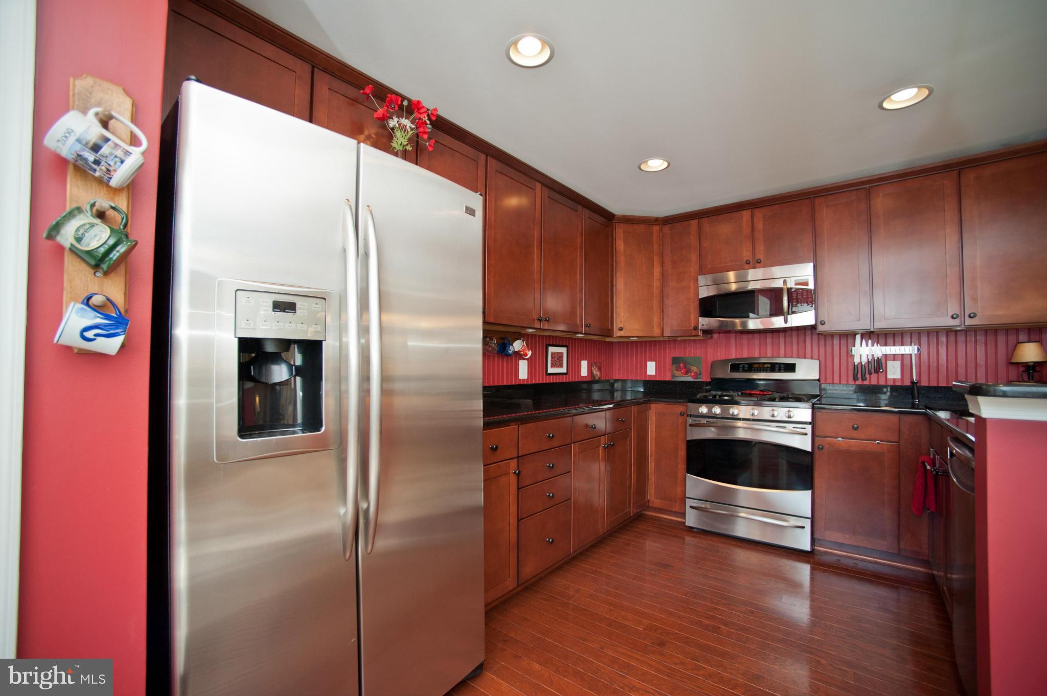 MARKET CENTER CONDOMINIUM - Residential