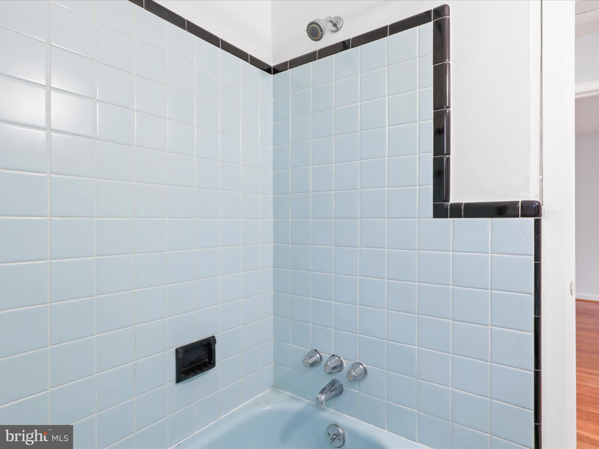 LEE CREST - Residential