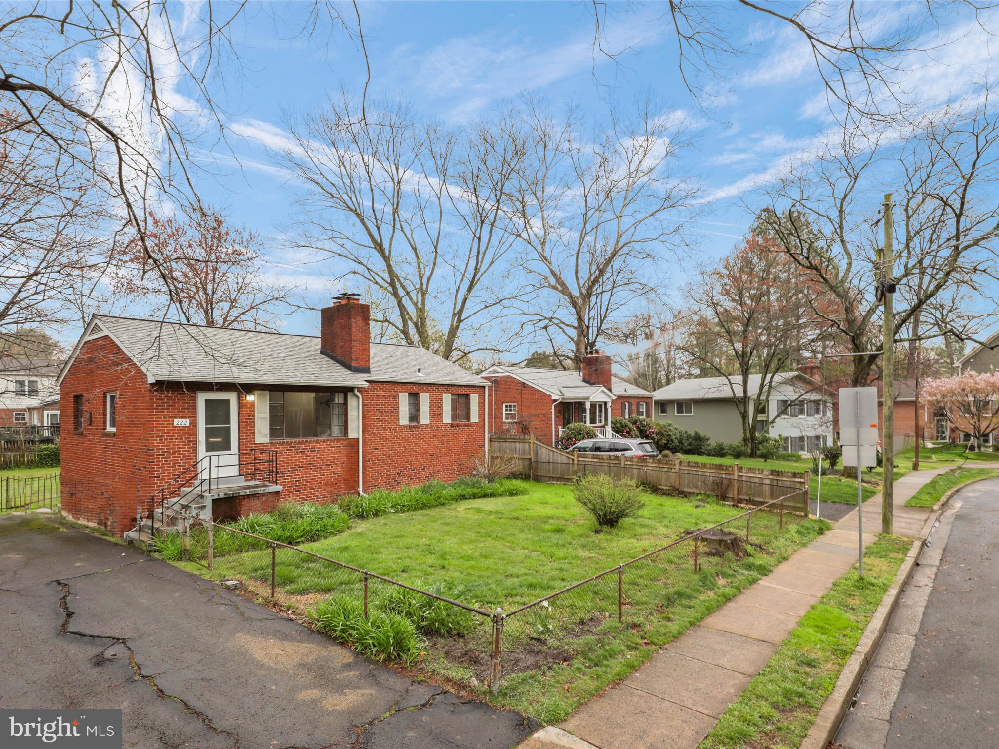 LEE CREST - Residential