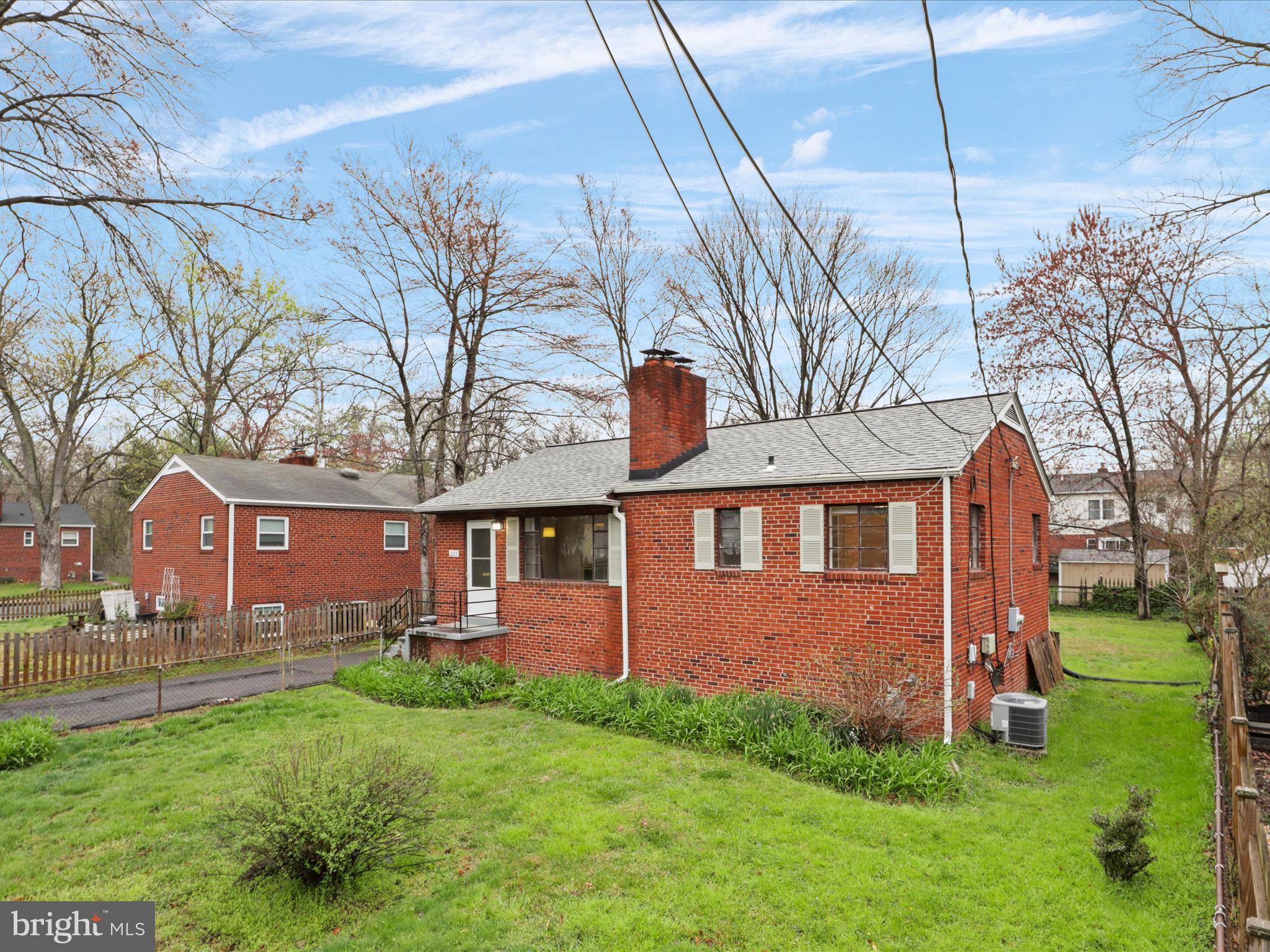 LEE CREST - Residential