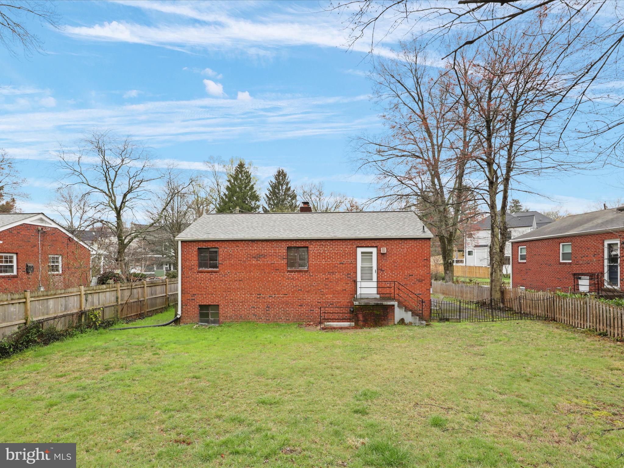 LEE CREST - Residential