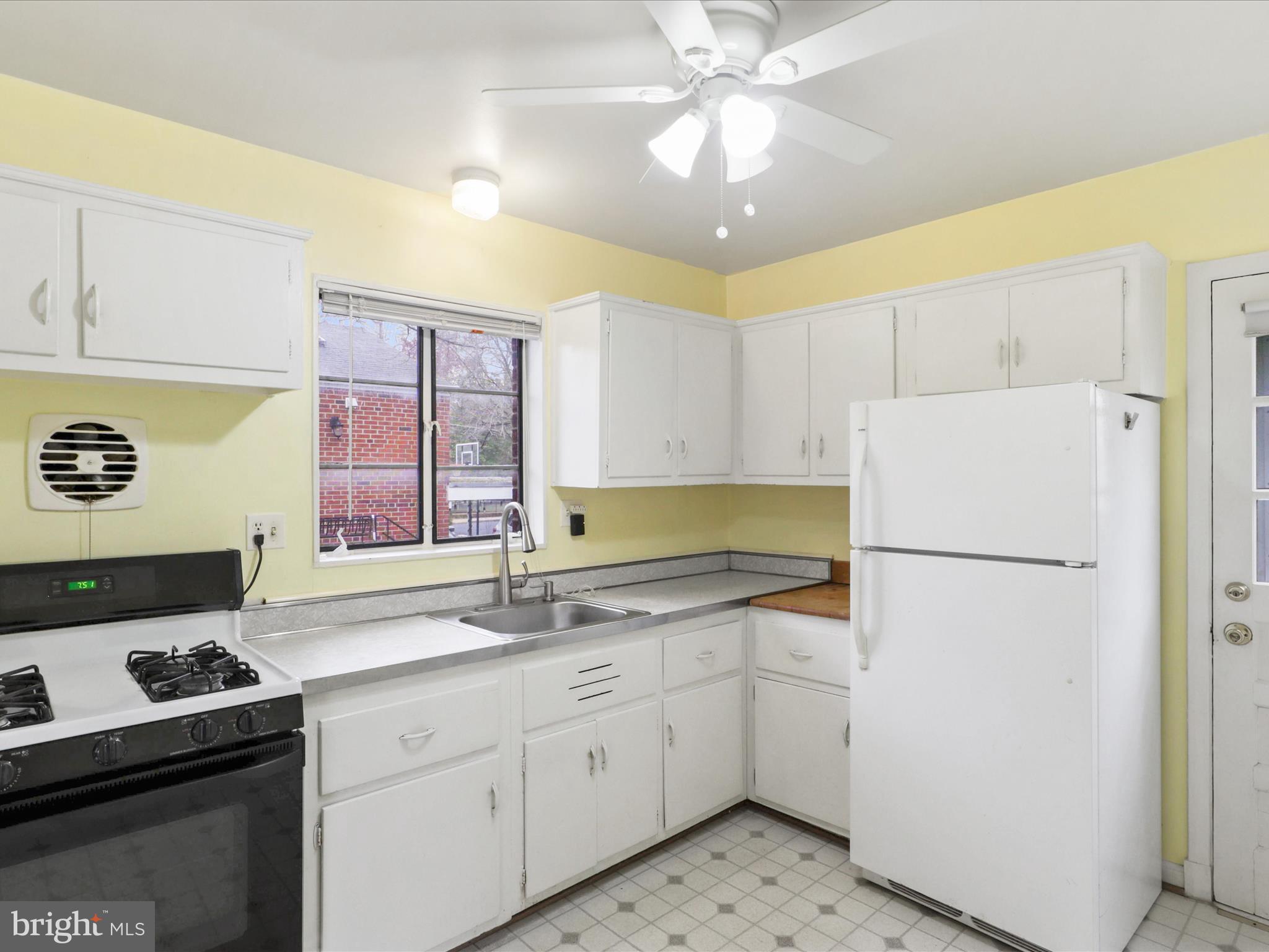 LEE CREST - Residential