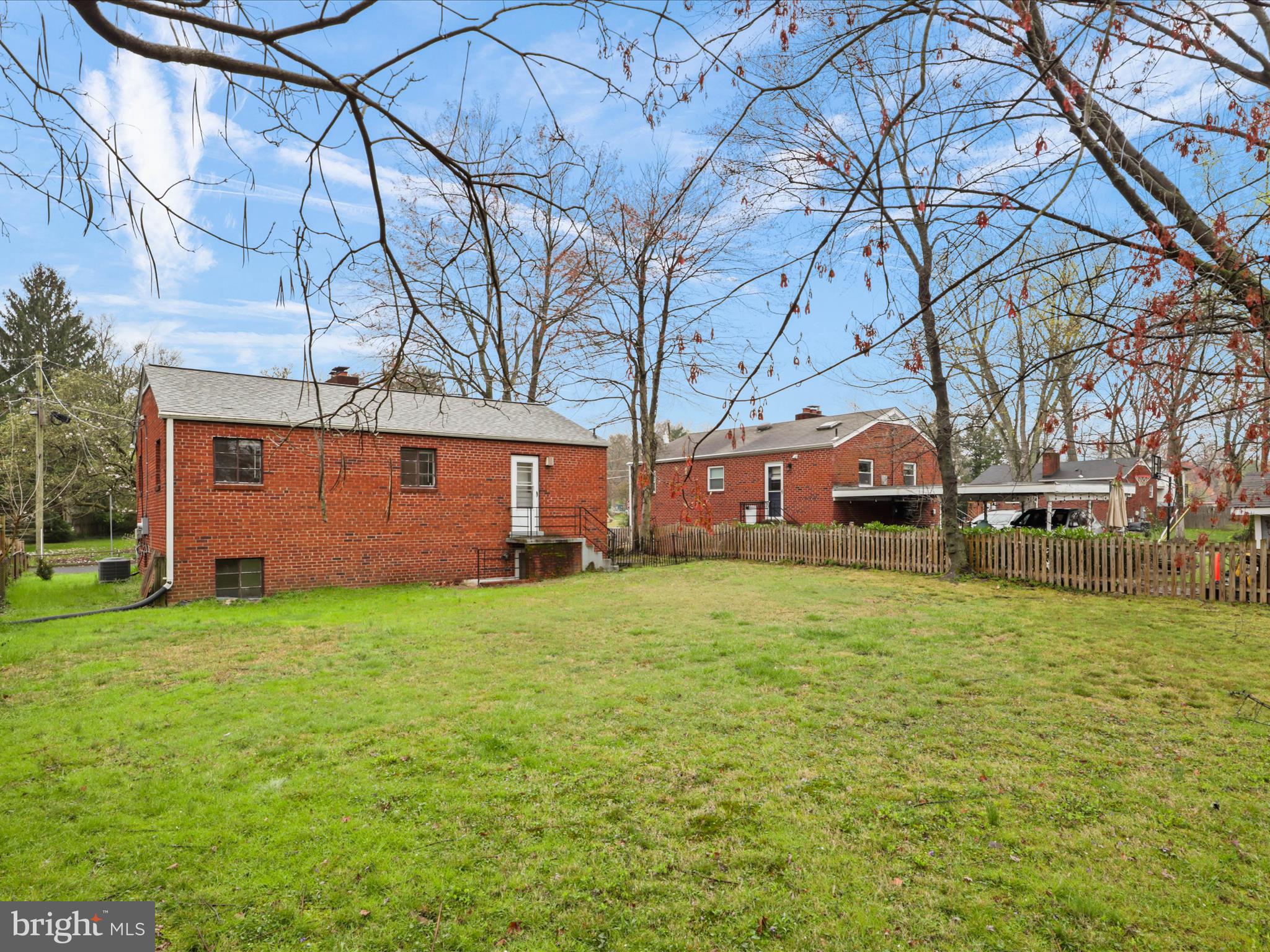 LEE CREST - Residential