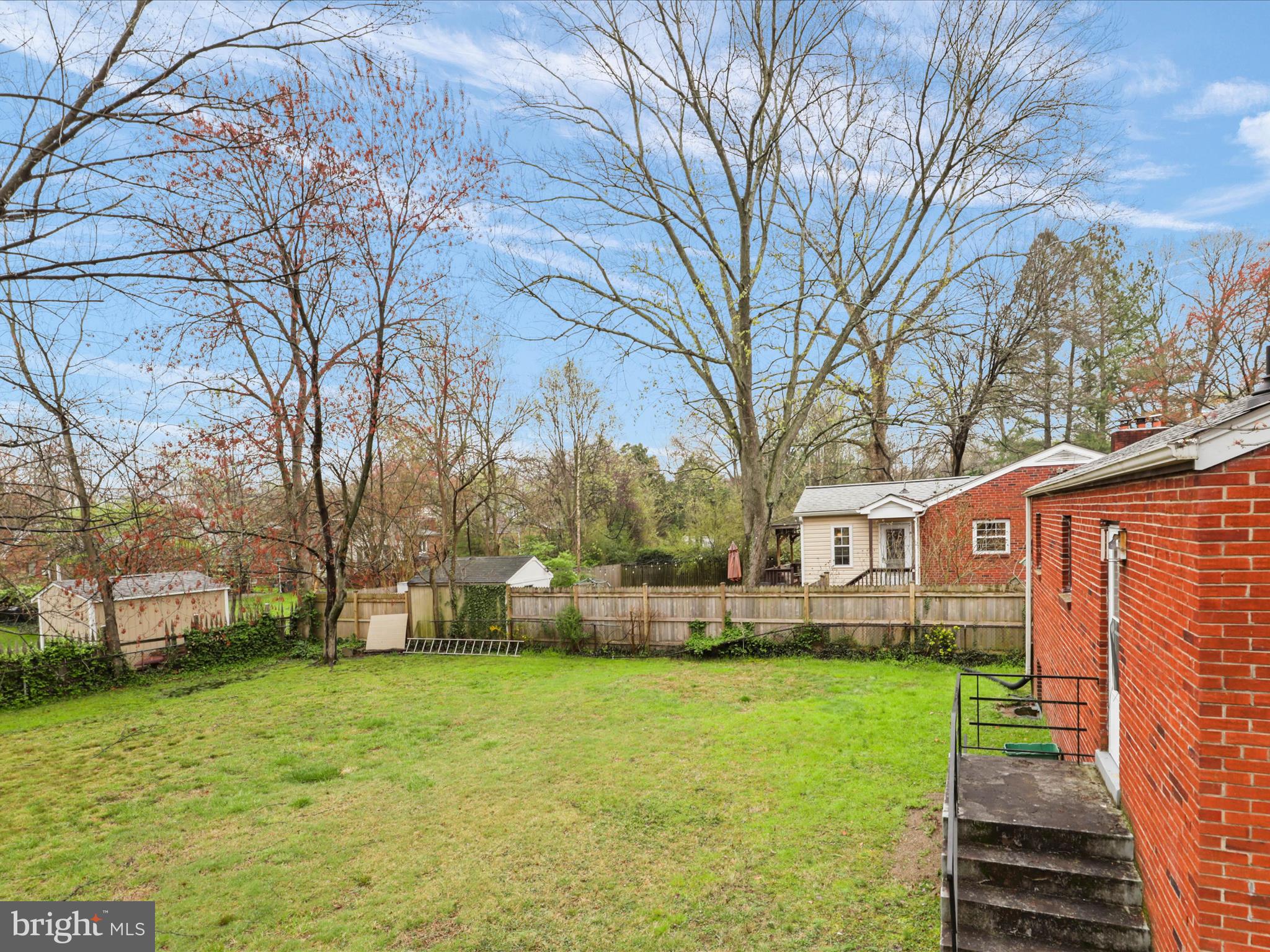 LEE CREST - Residential