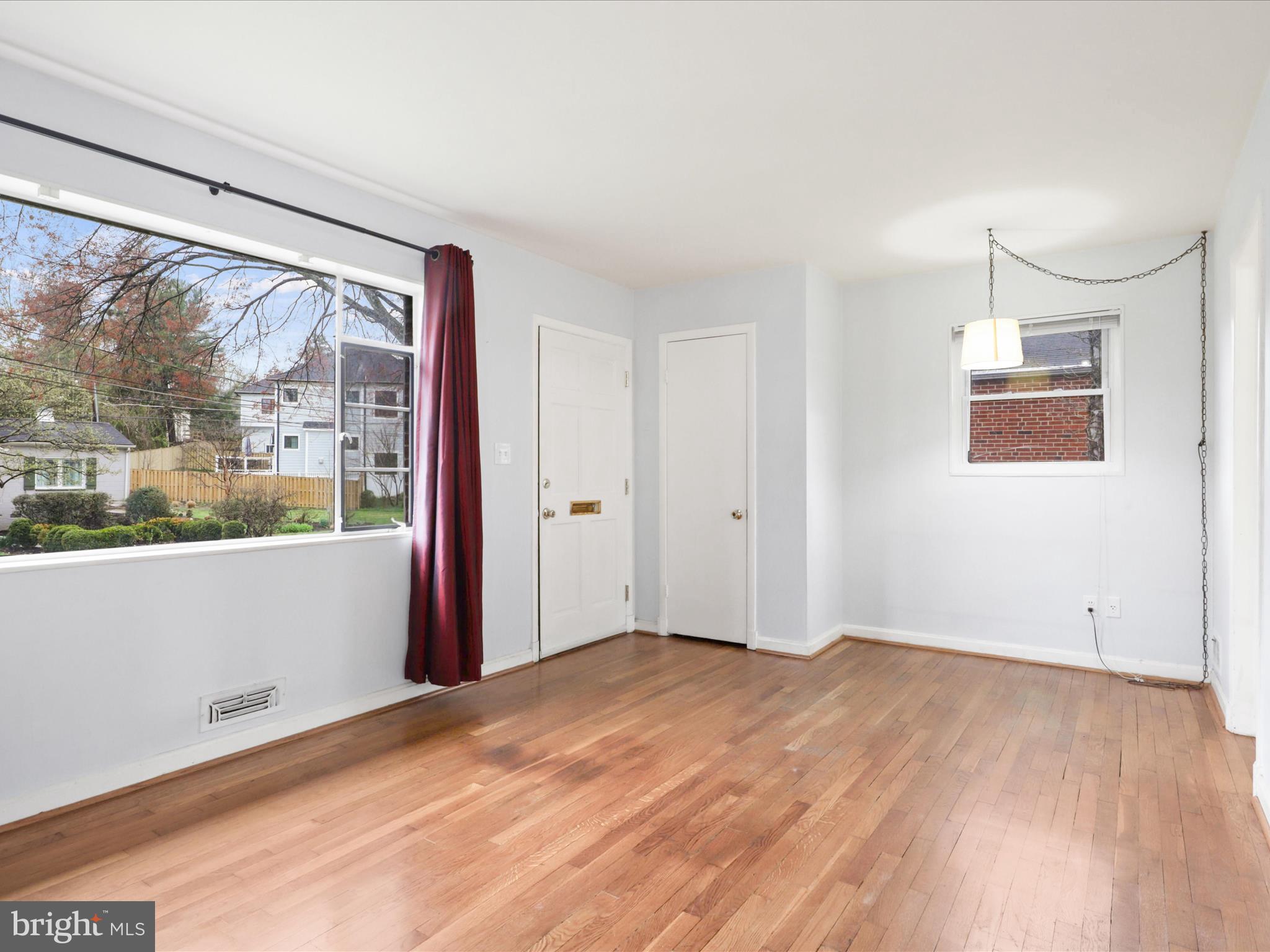 LEE CREST - Residential