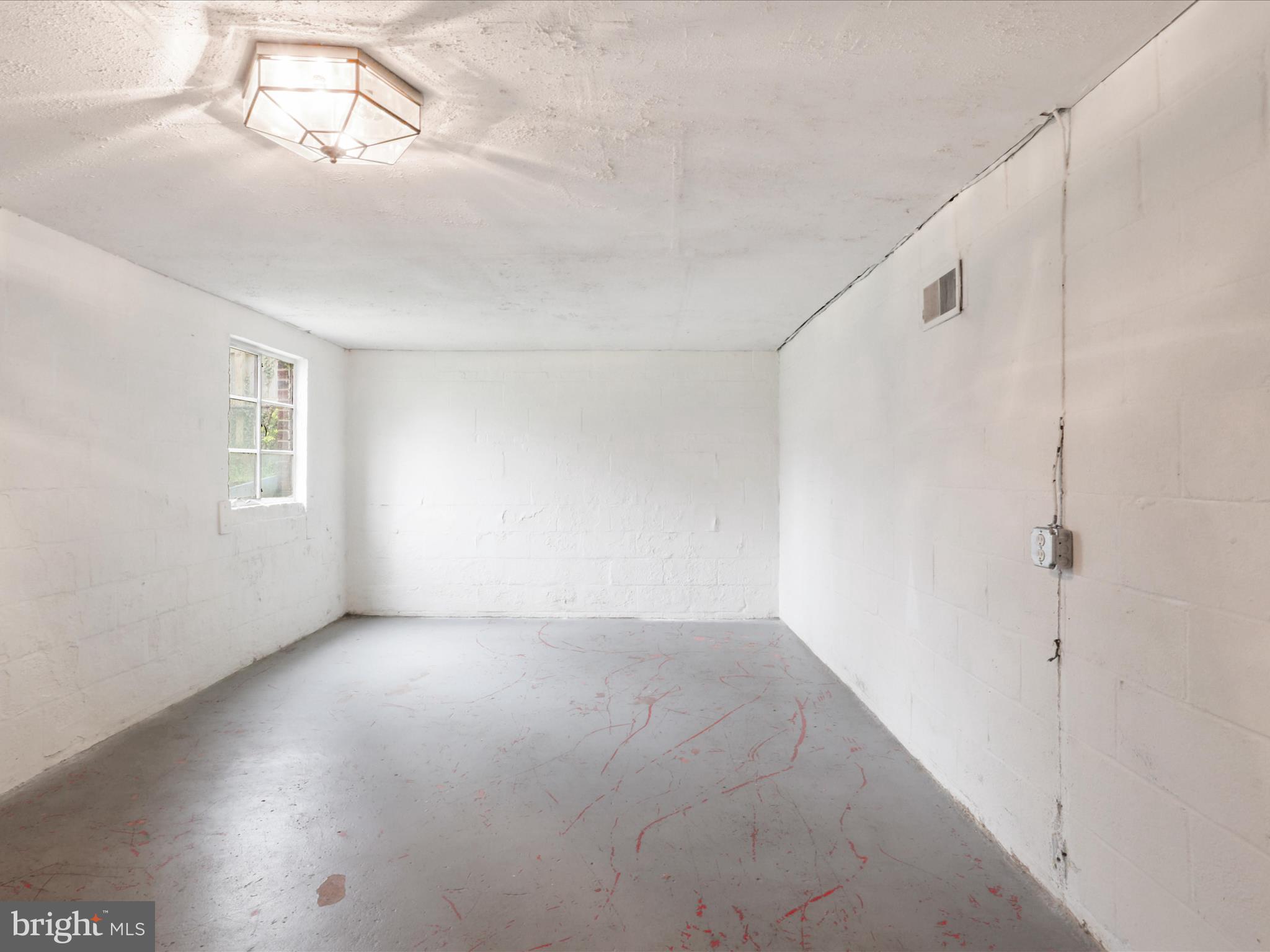 LEE CREST - Residential