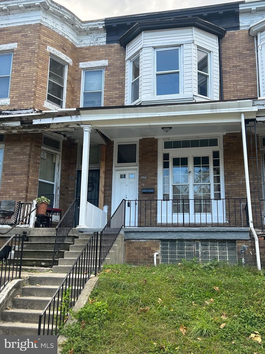 *Coming Soon -- Estimated Date Available: 11/15/25)
This completely renovated 3 bedroom, 1.5 bathroom property is available now! Home features fresh paint, new flooring, an updated kitchen, an updated bathroom, and an in unit washer and dryer! 
Here are the rental requirements:
✔️ Income must be 3x the monthly rent
✔️ Vouchers are welcome
✔️ No recent eviction history/failure to pay history (no minimum credit score required)
✔️ $50 application fee per adult
✔️ Security deposit due within 48 hours of accepted application
 Connect with us to make this property your new home!